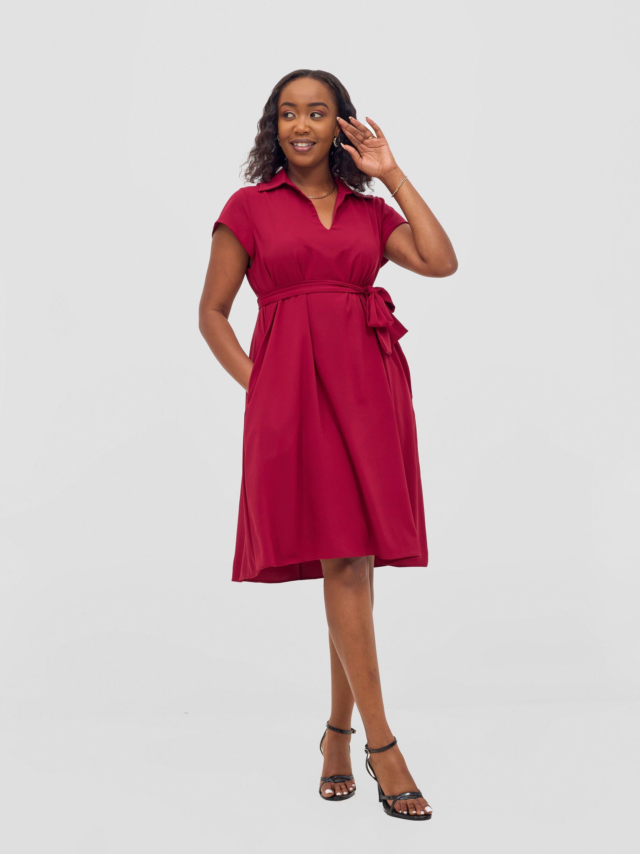 Vivo Zuri Cap Sleeve Knee Length Dress - Maroon