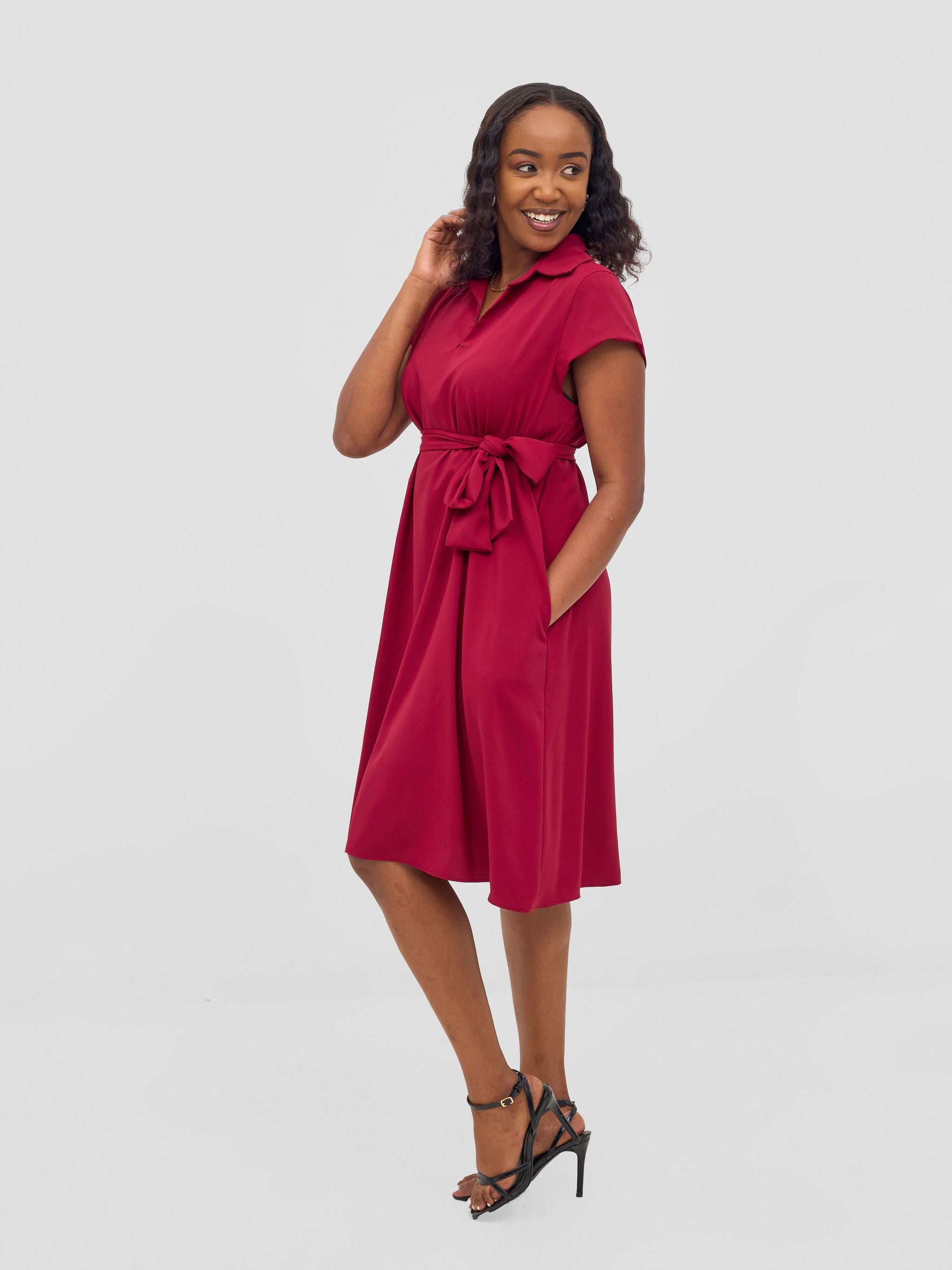 Vivo Zuri Cap Sleeve Knee Length Dress - Maroon
