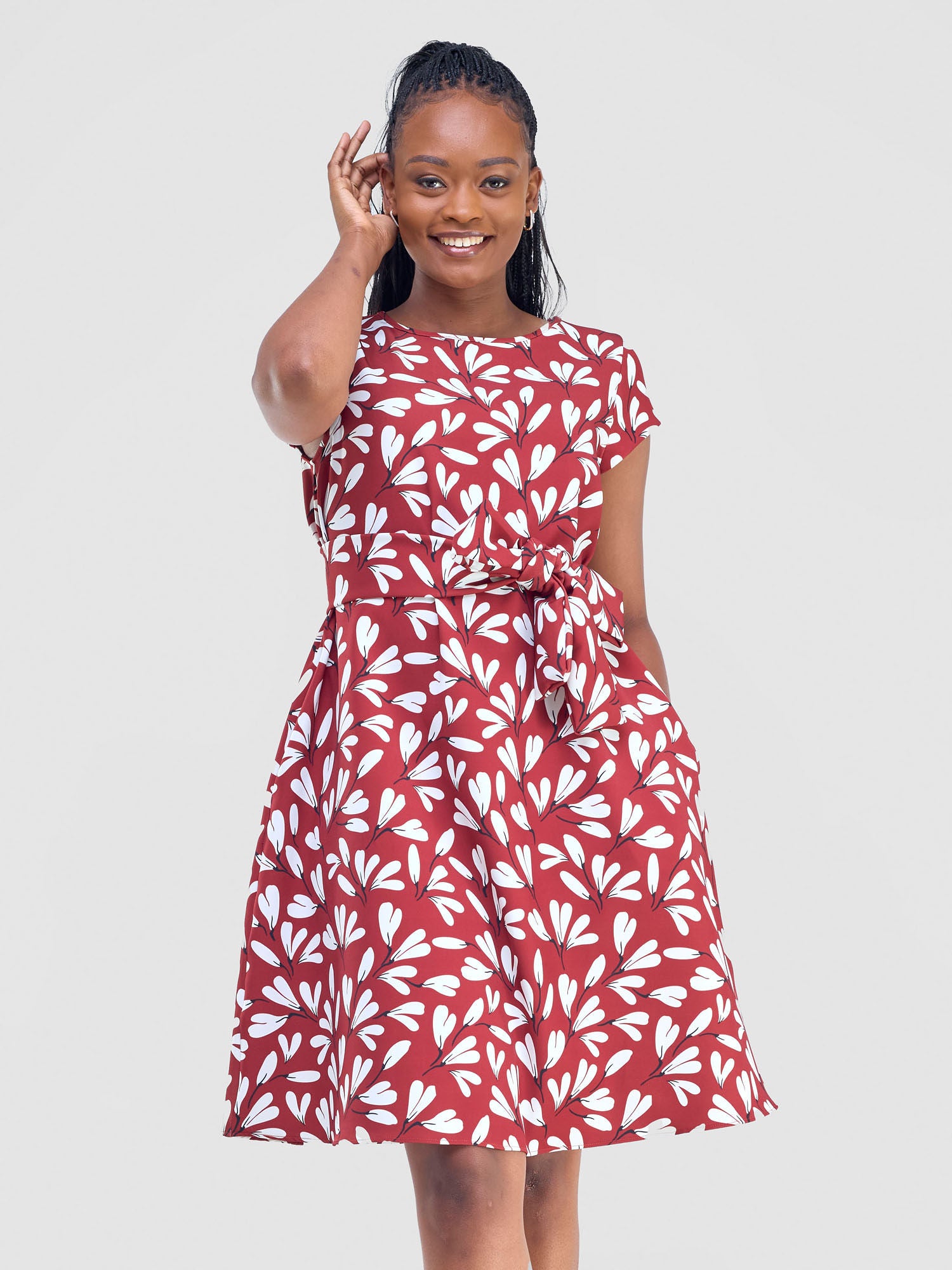 Vivo Pendo Cap Sleeve Tent Knee Length Dress - White / Rust Aura Print