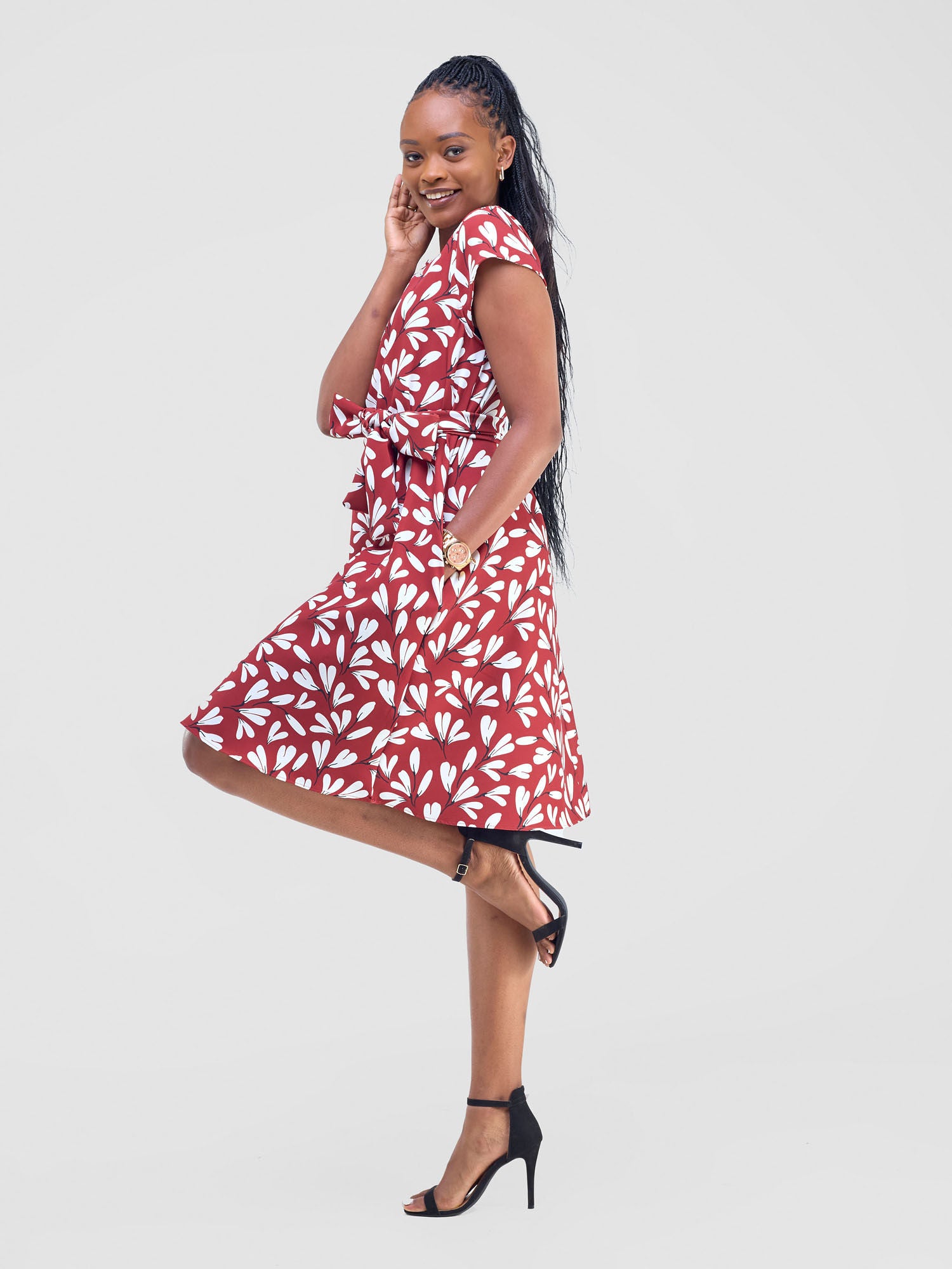 Vivo Pendo Cap Sleeve Tent Knee Length Dress - White / Rust Aura Print
