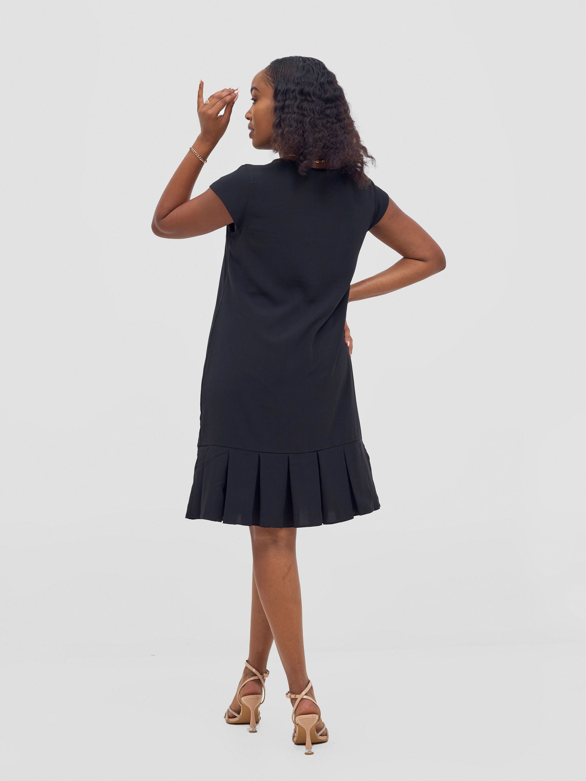 Vivo Zawadi Inverted Pleat Dress - Black