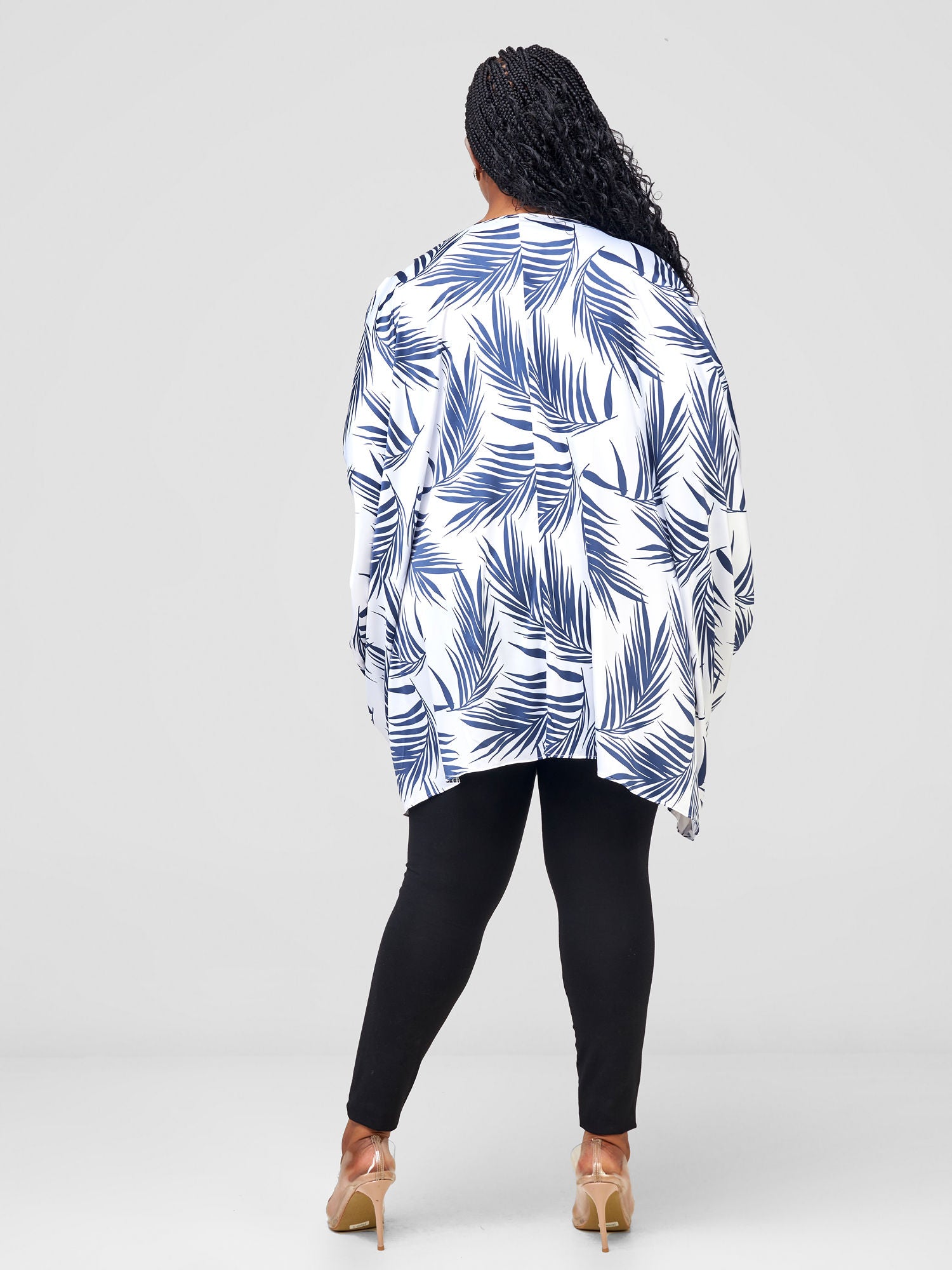 Vivo Lani Wide Short Top - Navy / White Siri Print