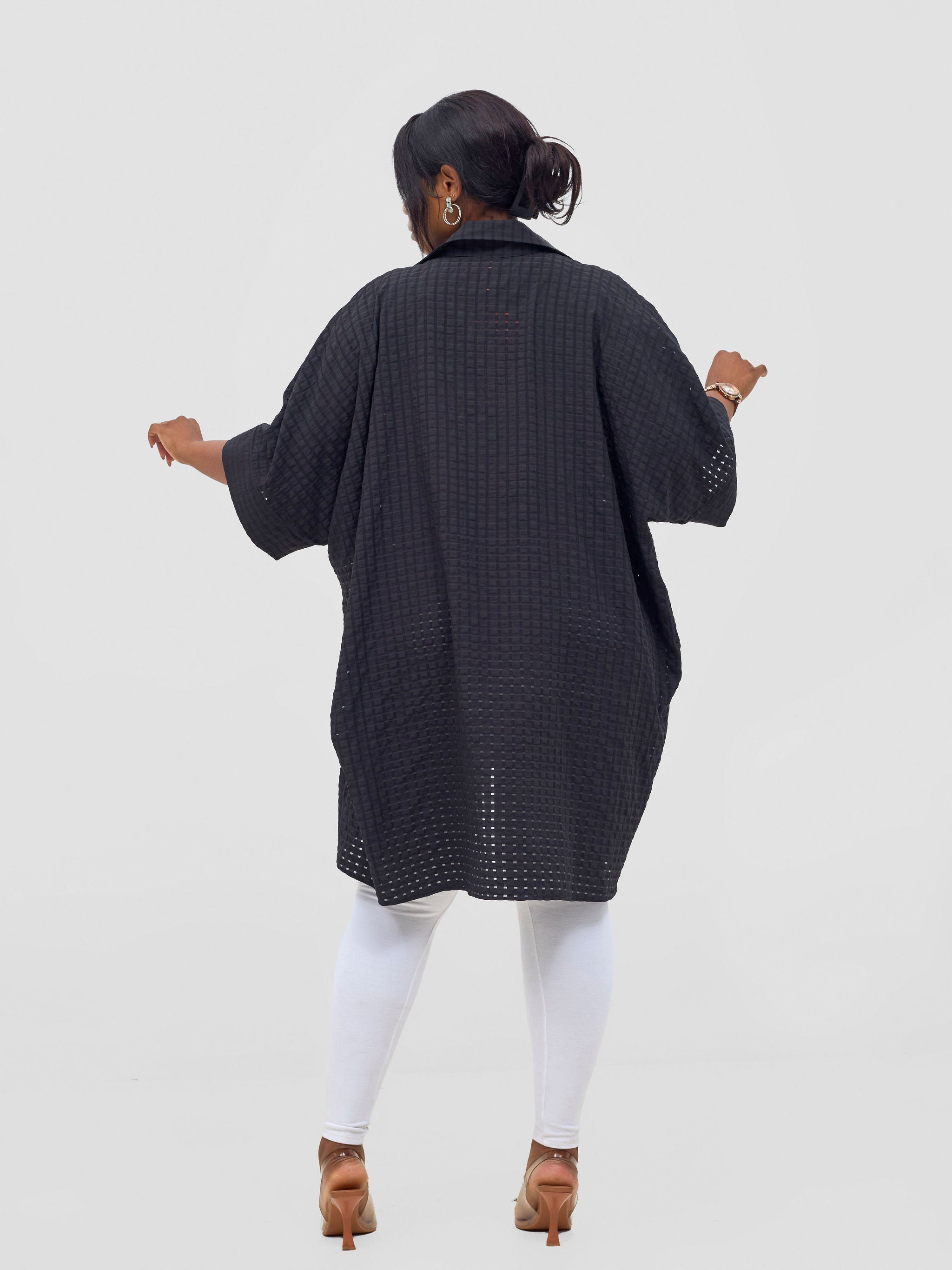 Vivo Mistari 3/4 Sleeve  V - Neck Collared Tunic Top -  Black Textured