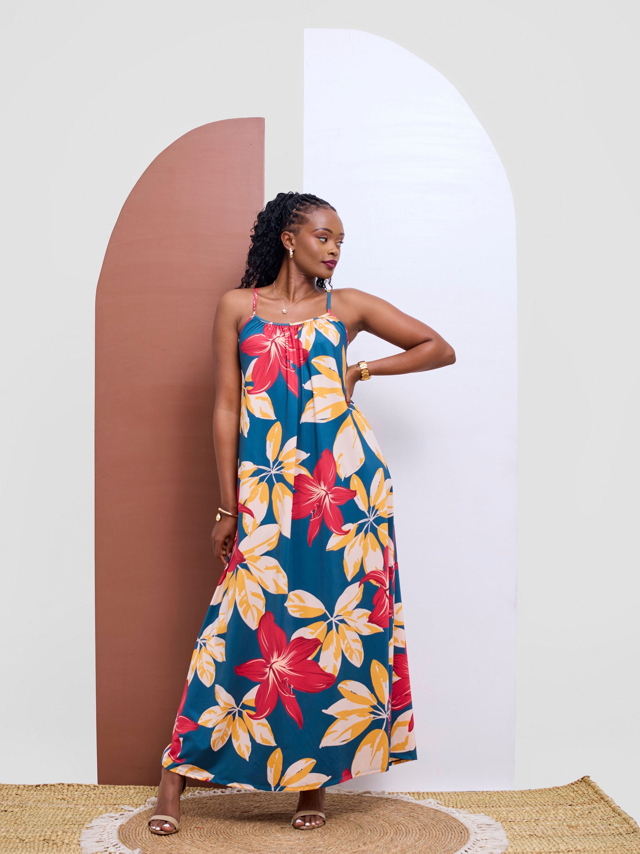 Vivo Sarabi Strappy Low Back Maxi Dress - Taupe / Peach Kira Print