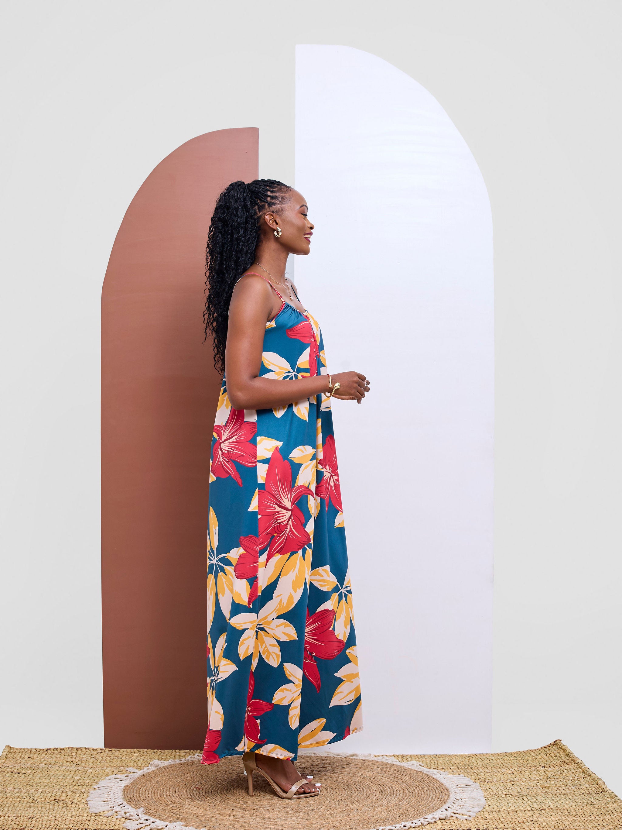 Vivo Sarabi Strappy Low Back Maxi Dress - Taupe / Peach Kira Print