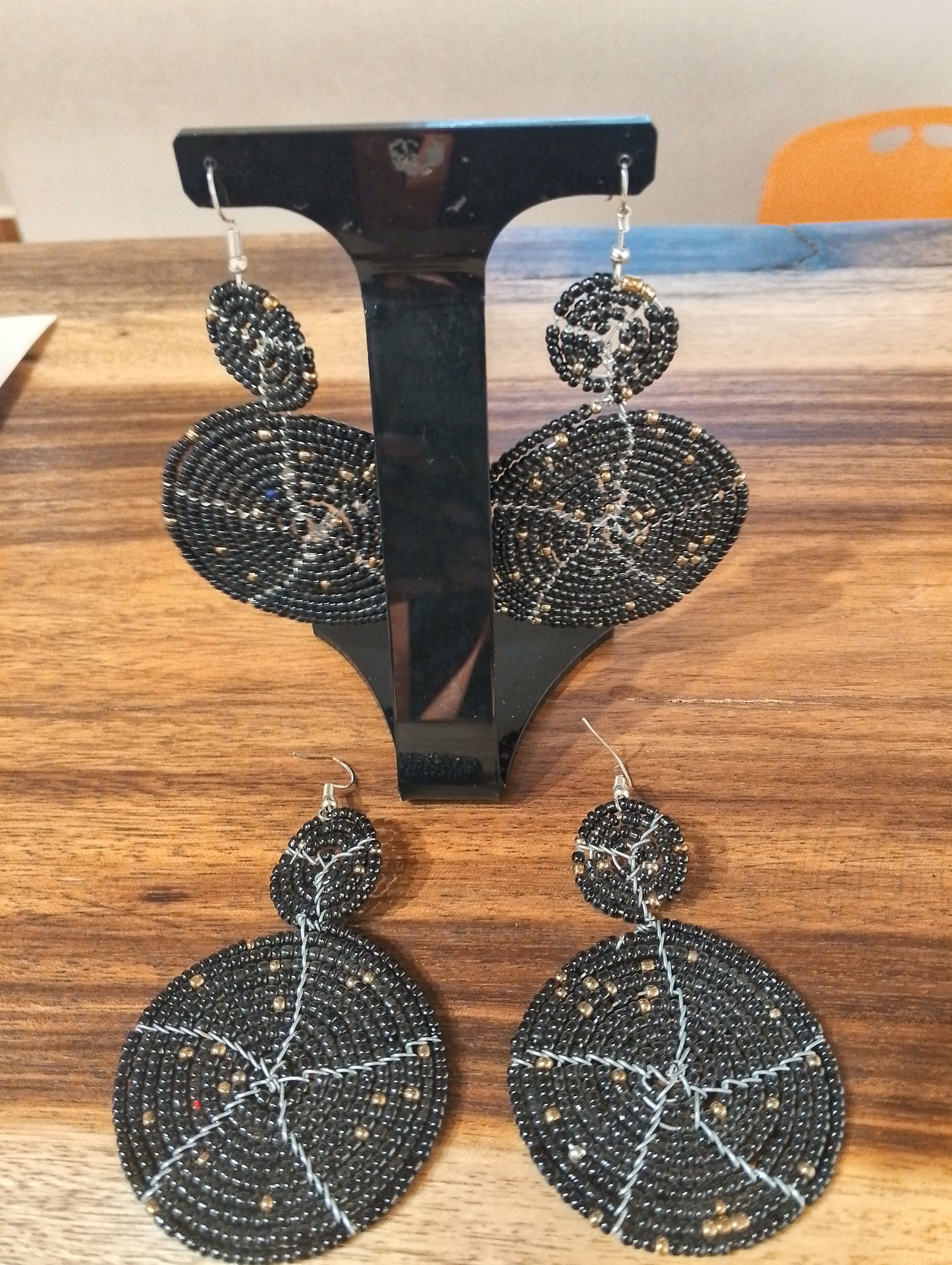 Lisa Large Disc Beaded Earrings - Black / Gold