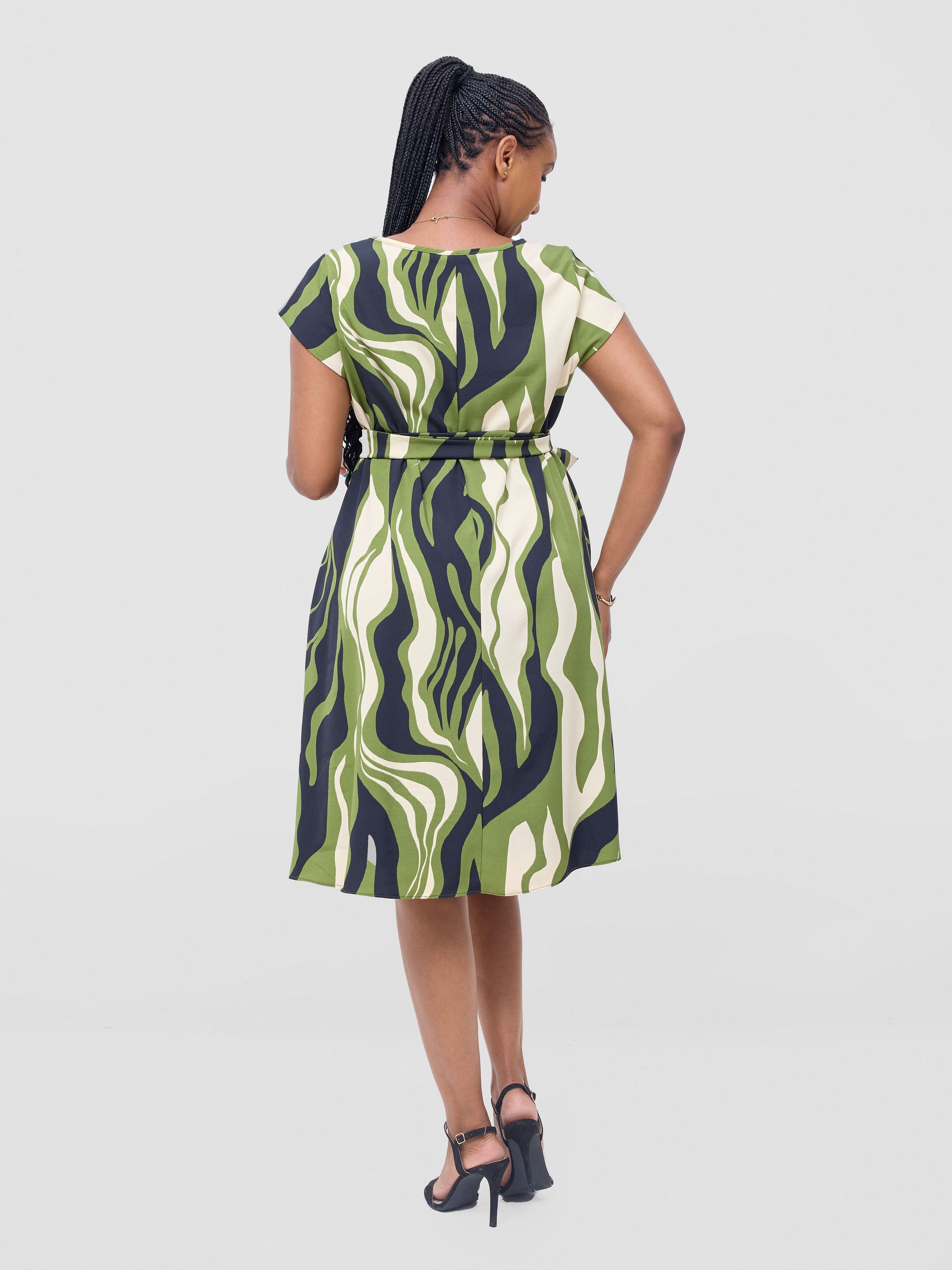 Vivo Basic Cap Sleeve Knee Length Tent Dress -Olive / Black Capi Print