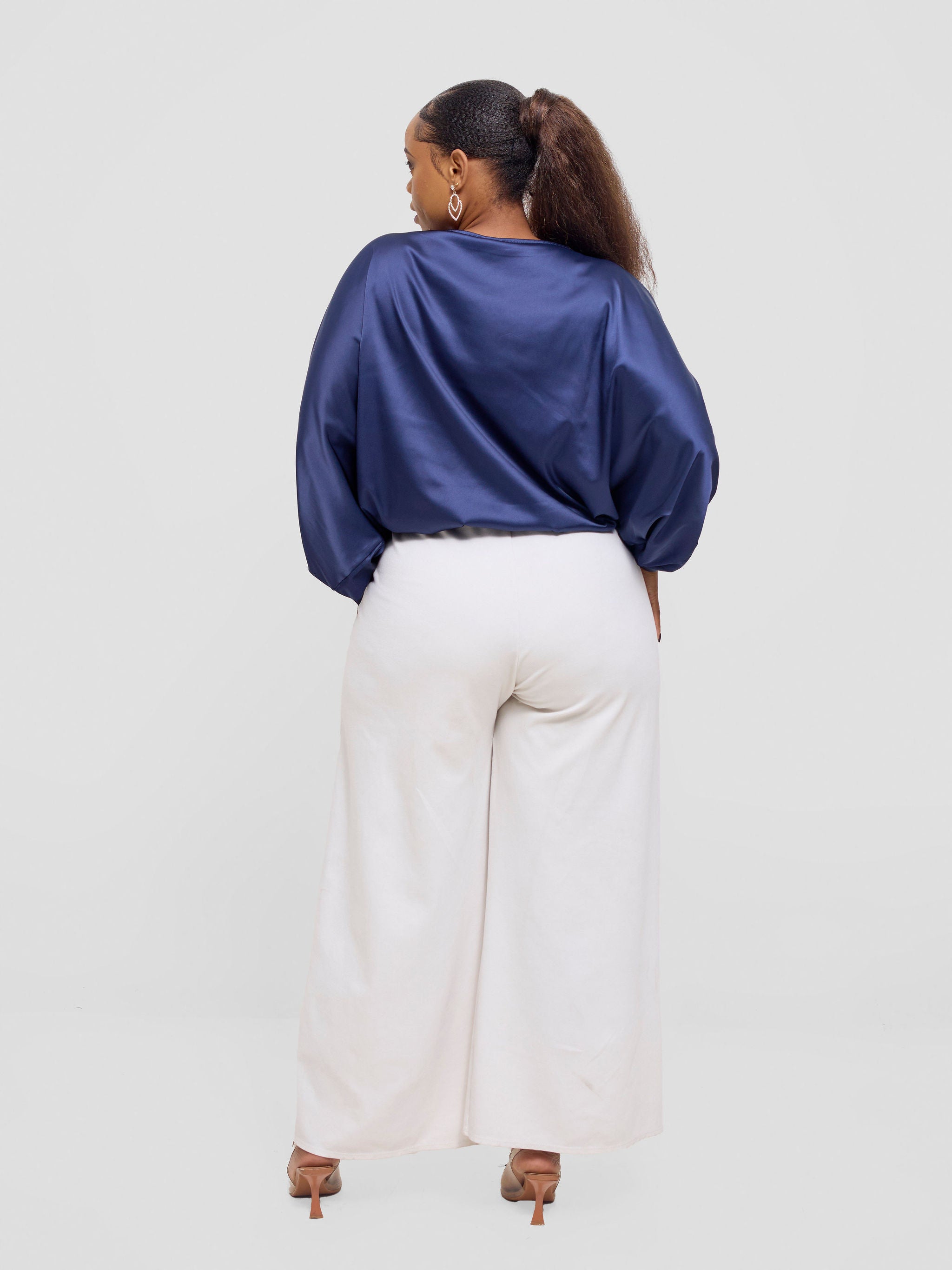 Vivo Sawari Crossed Cuff Batwing Top - Navy