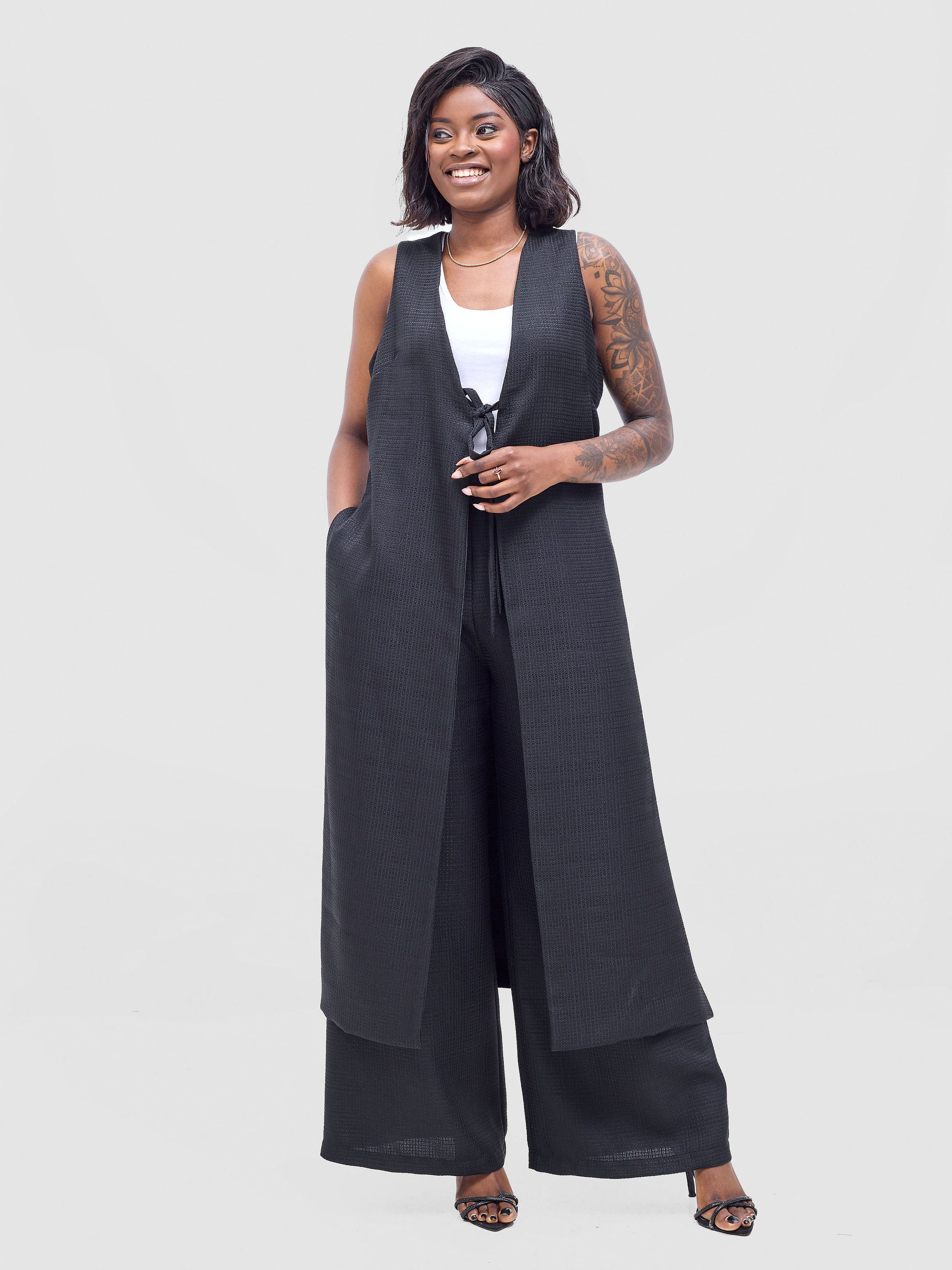 Vivo Analo Sleeveless Tie Kimono - Black