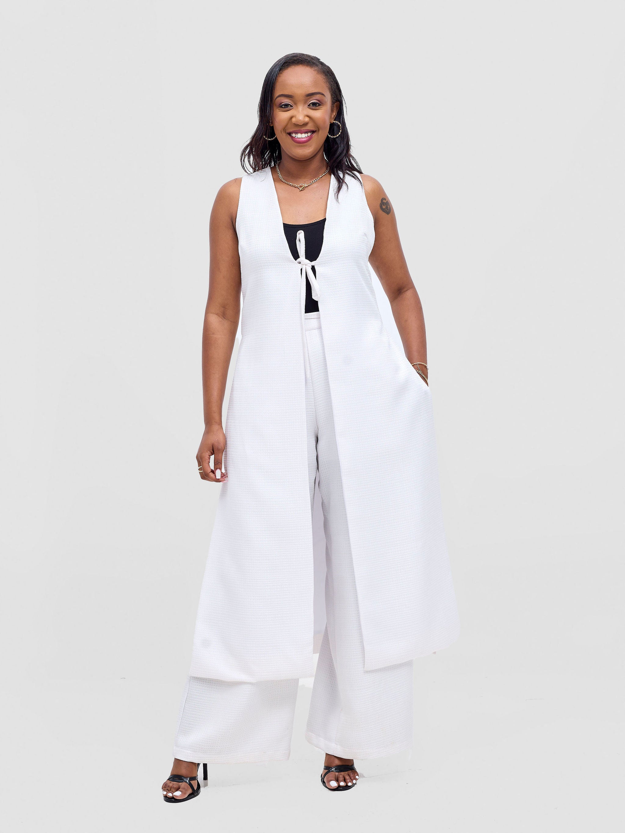 Vivo Analo Sleeveless Tie Kimono - White