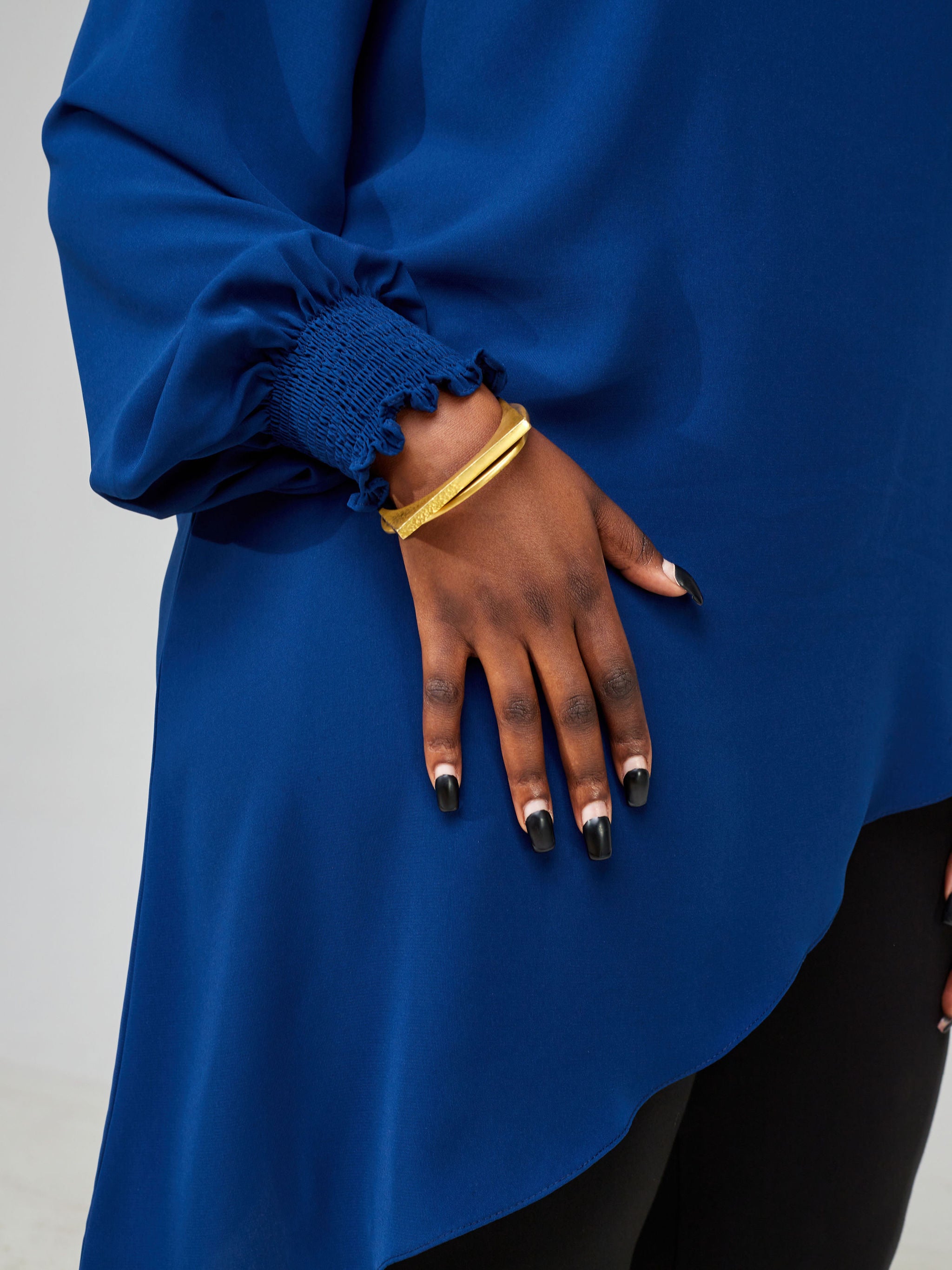 Vivo Wastani Shirred Cuff Asymmetrical Top - Dark Blue