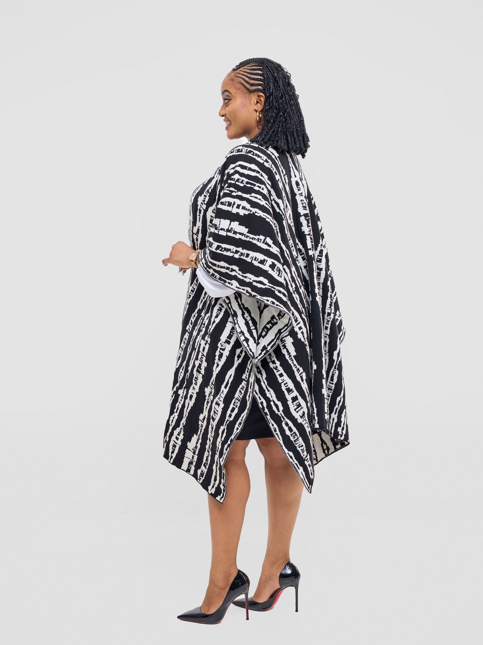 Vivo Reversible Poncho without Fringes - Black / Off-white Miwa Print