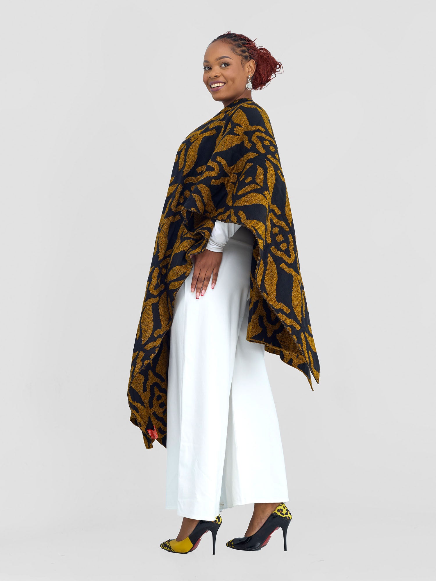 Vivo Reversible Poncho without Fringes - Black / Mustard Ukwi Print