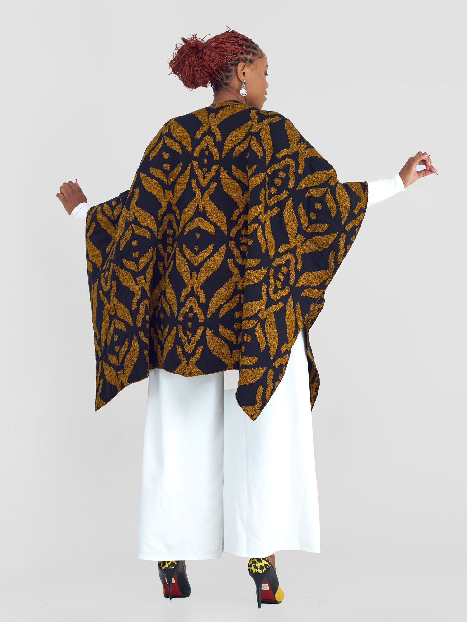 Vivo Reversible Poncho without Fringes - Black / Mustard Ukwi Print