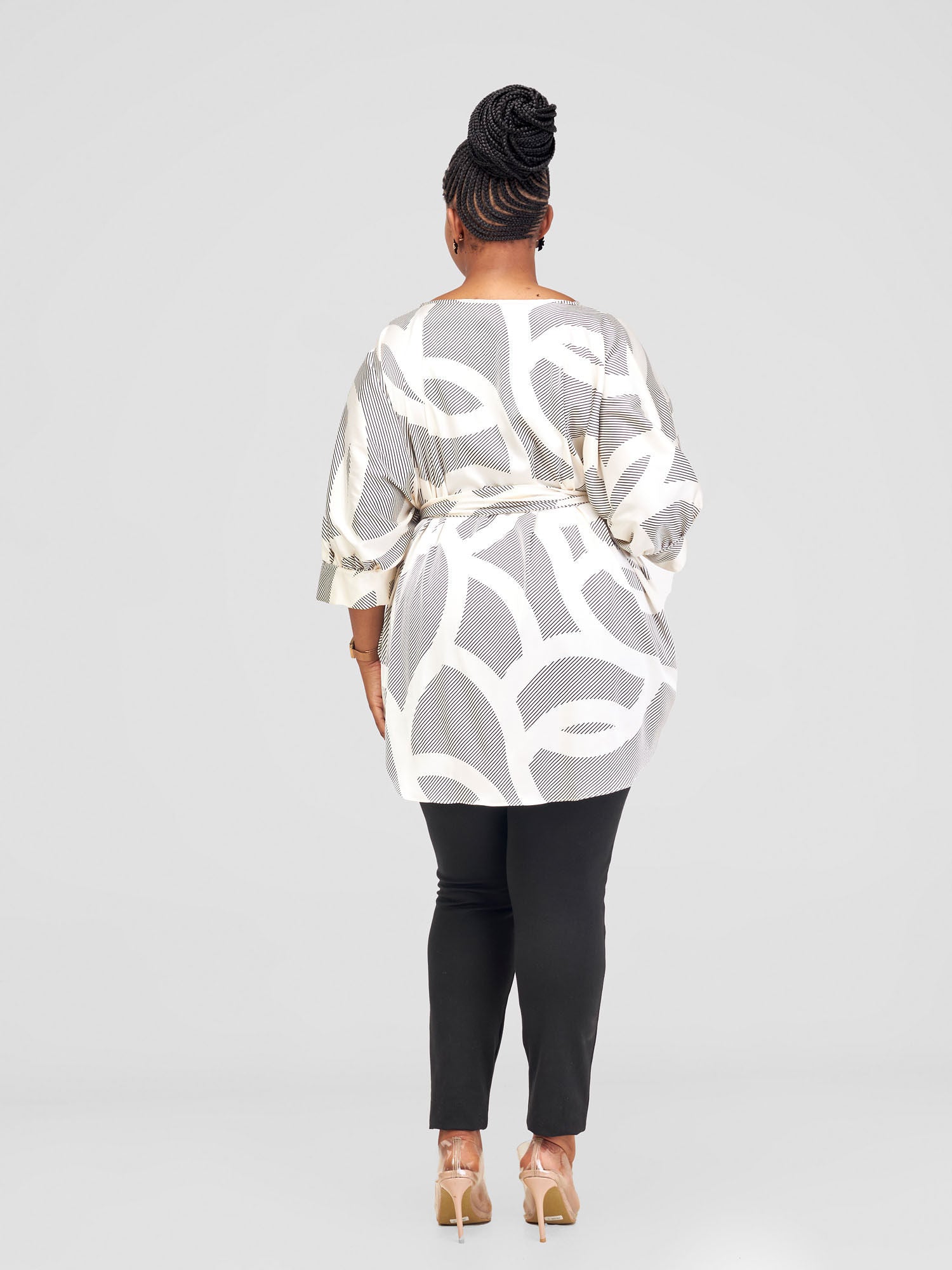 Vivo Fara Dolman Cuff Satin Top - Cream / Black Print