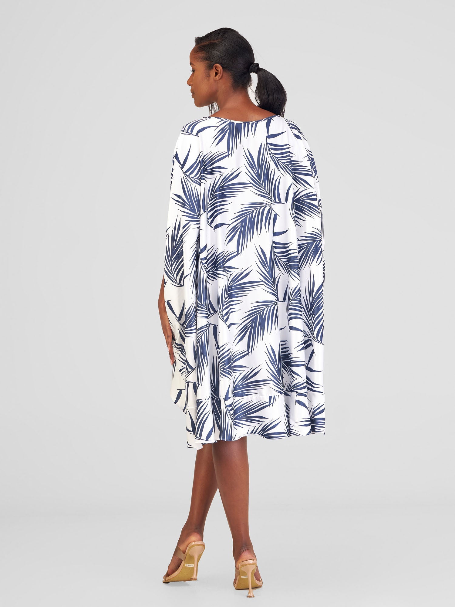 Vivo Alika Flounce Kaftan Top - White / Navy Blue Siri Print