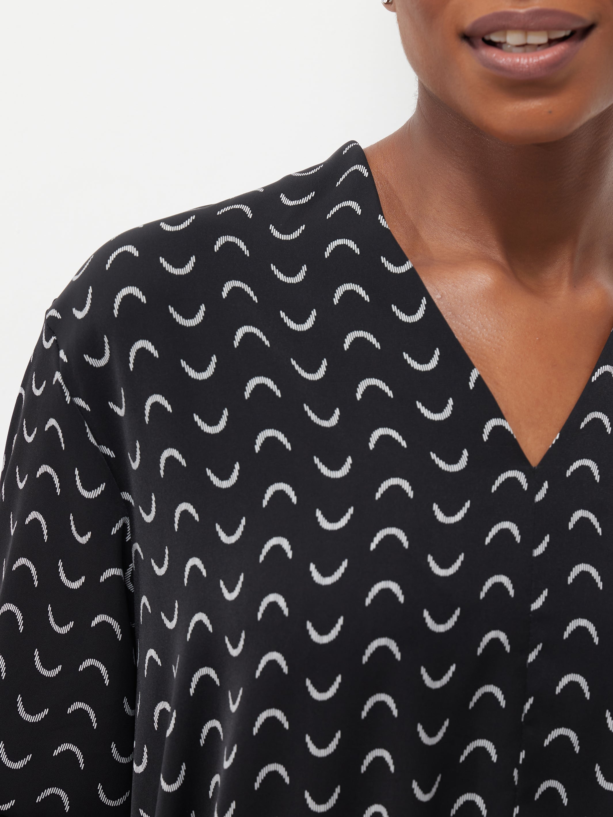 Vivo Dua High Low Top - Black / White Moon Print