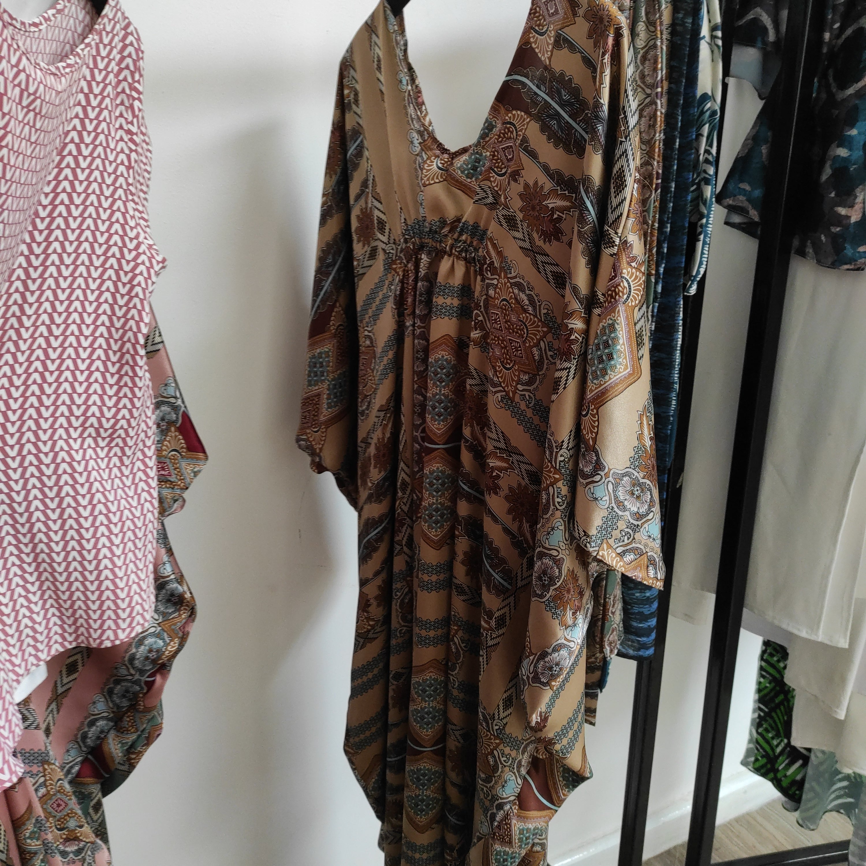 Vivo Lani Dolman Maxi Dress - Brown Print