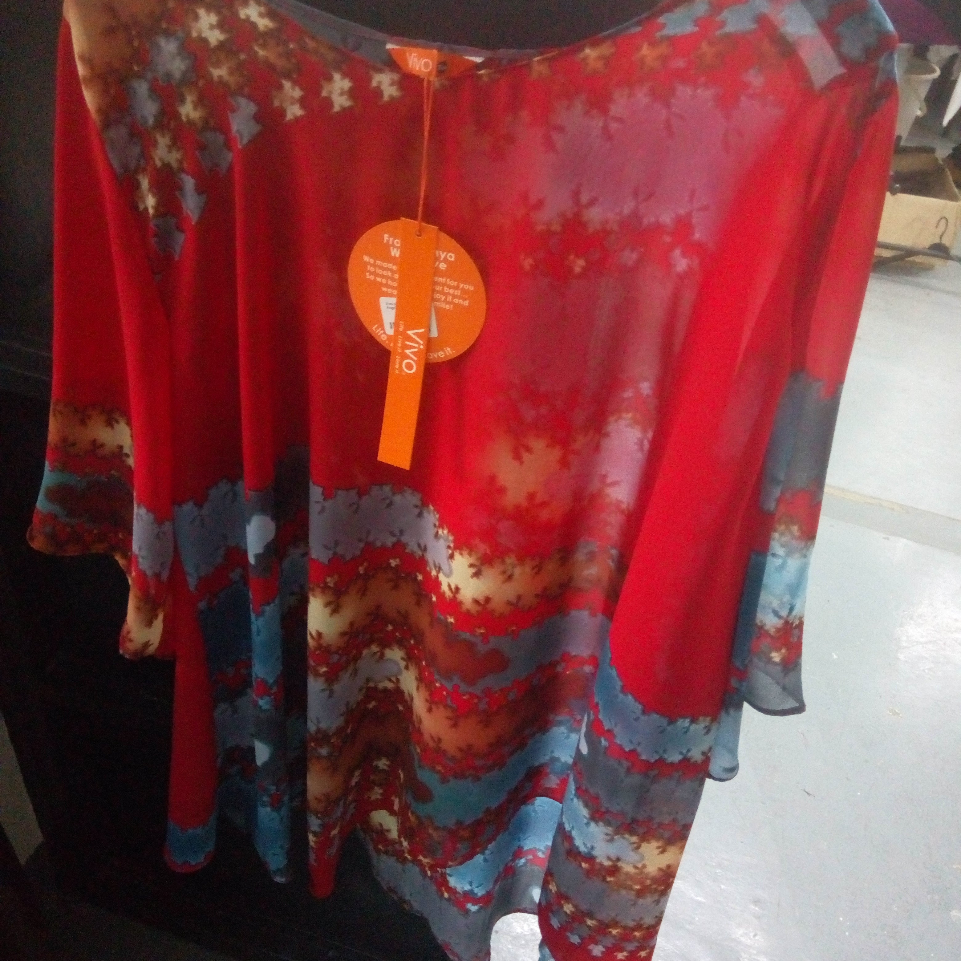 Vivo Sana Asymmetrical Angel Sleeve Top - Red / Blue Print