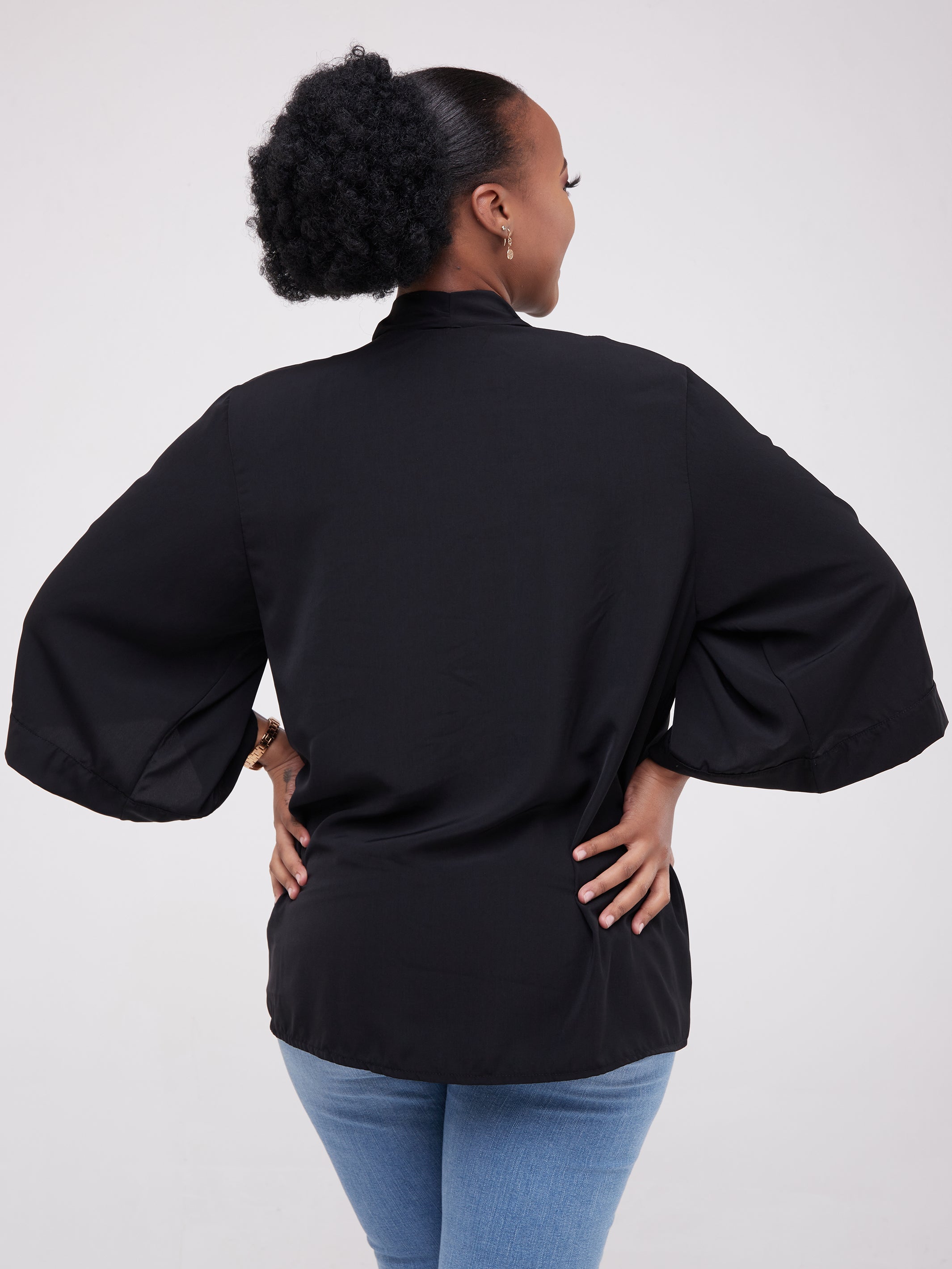 Vivo Alek Short Kimono - Black