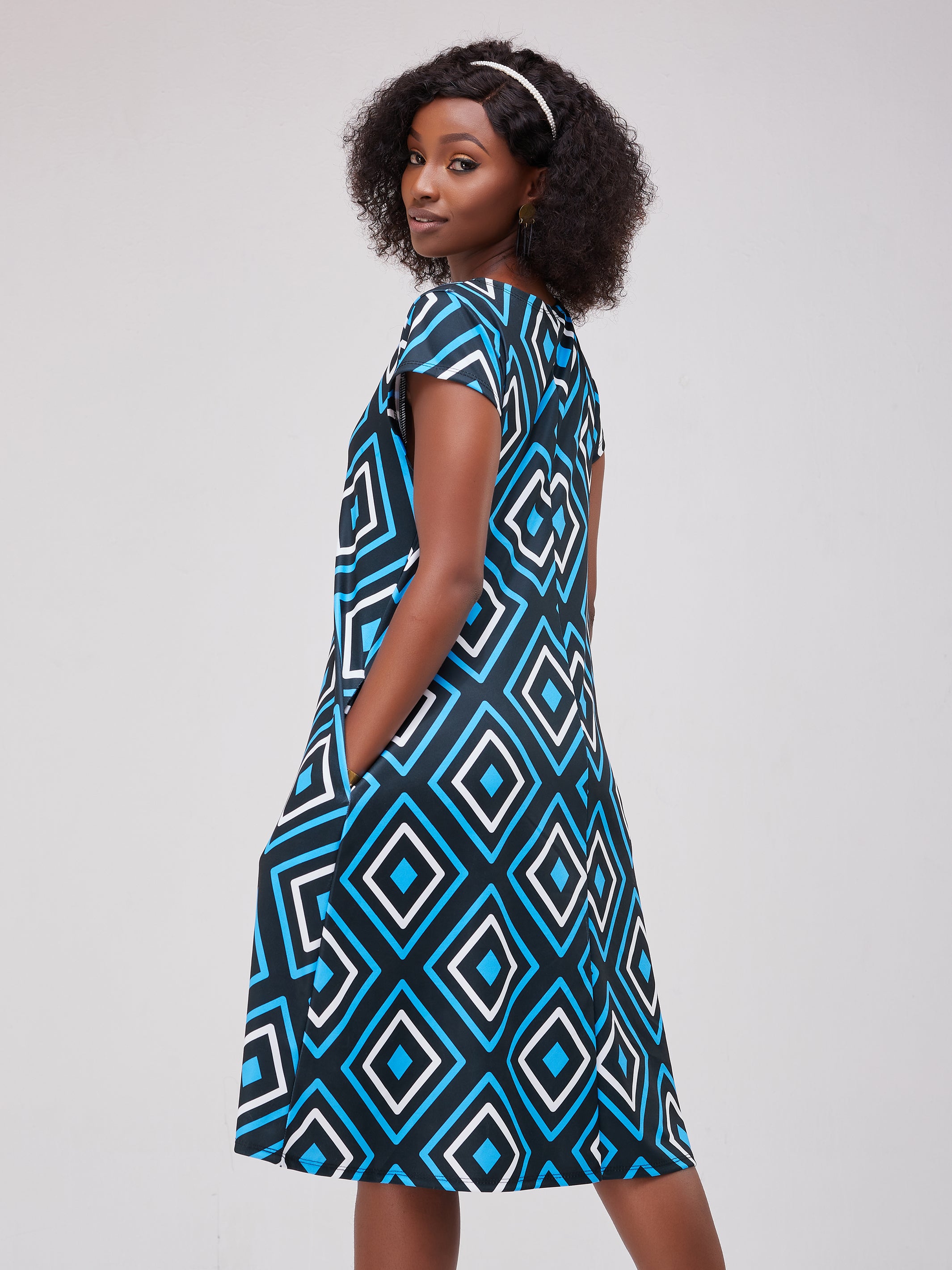 Vivo Tuni Cap Sleeve Tent Dress - Black / Blue Print