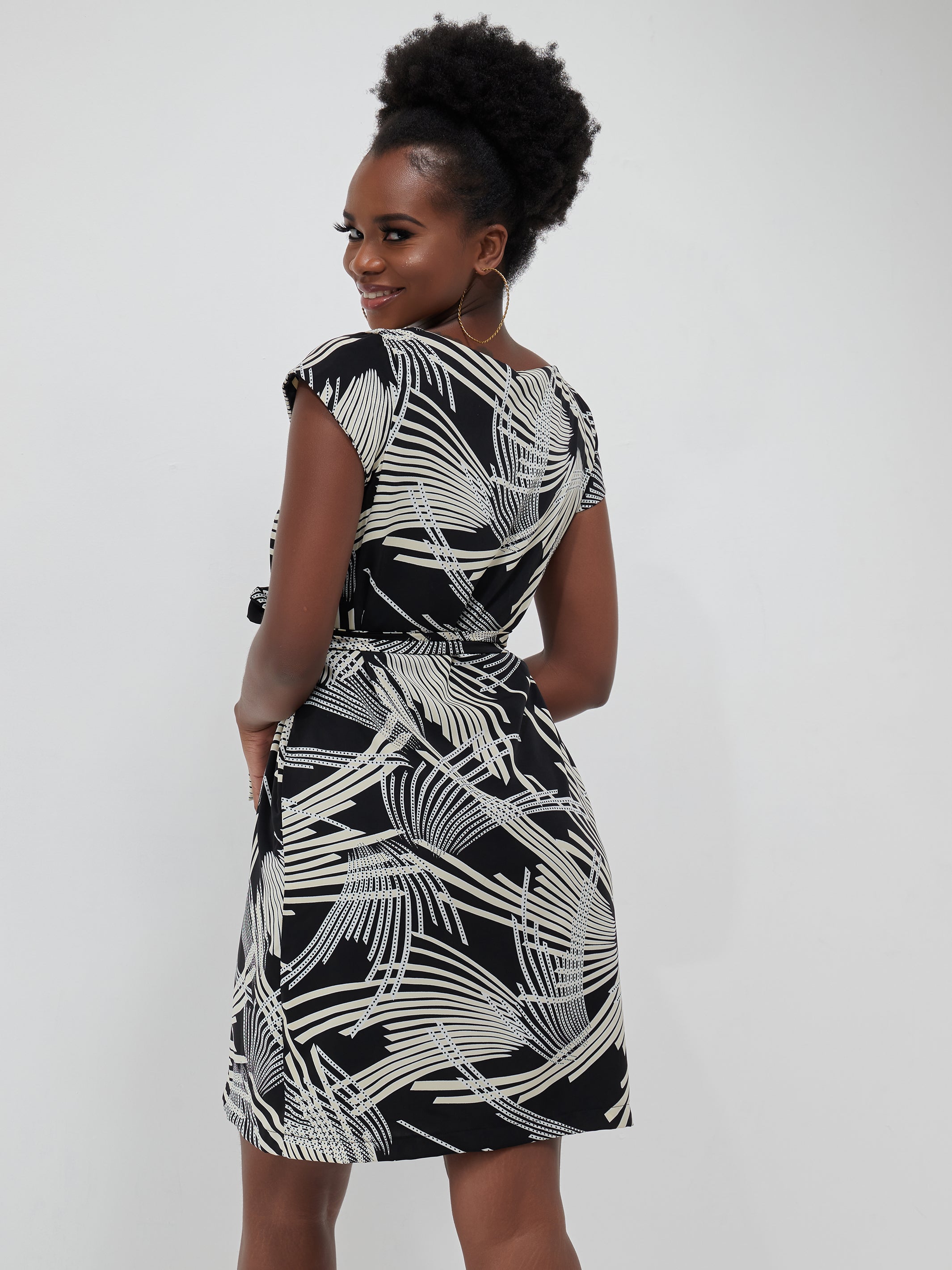 Vivo Muna Cap Sleeved Knee Length Dress - Black / Buttermilk Print