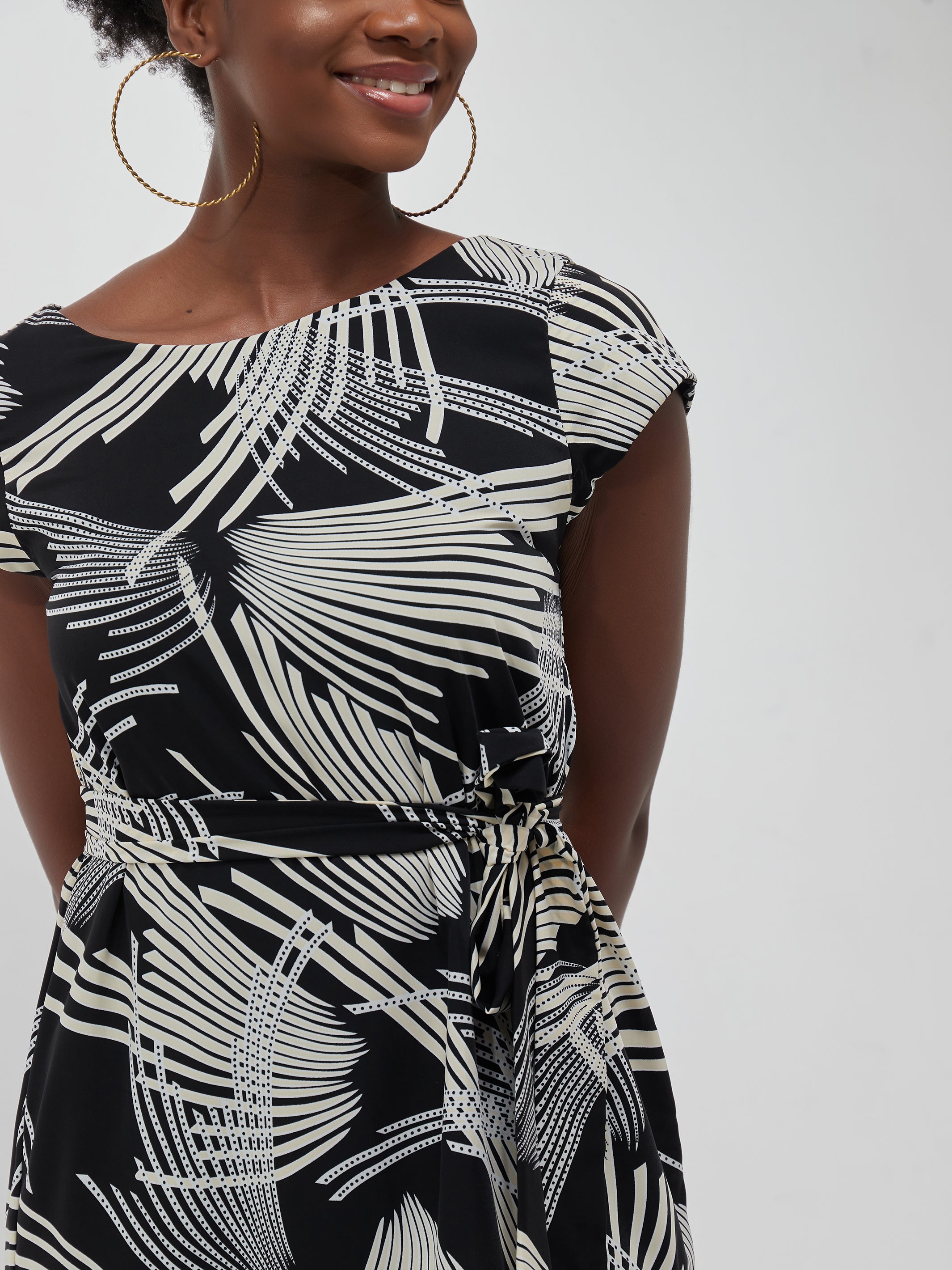 Vivo Muna Cap Sleeved Knee Length Dress - Black / Buttermilk Print