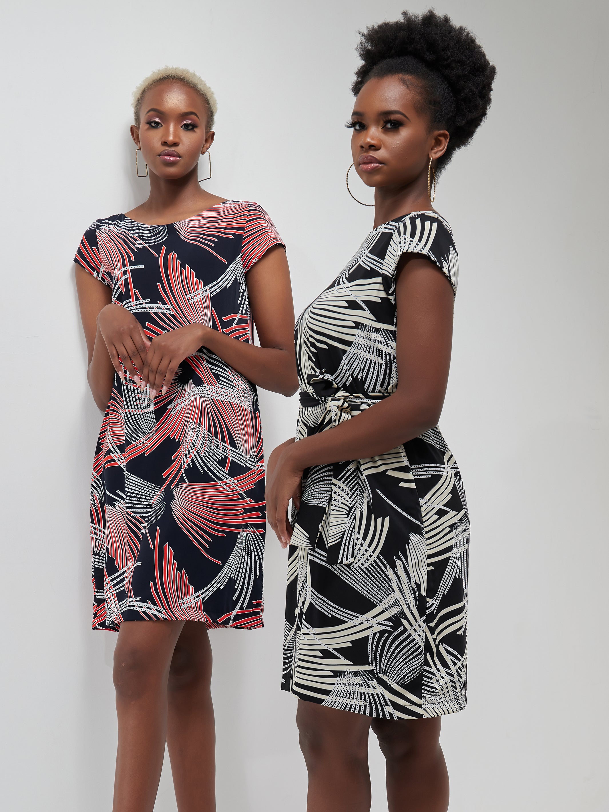 Vivo Muna Cap Sleeved Knee Length Dress - Navy / Red Print