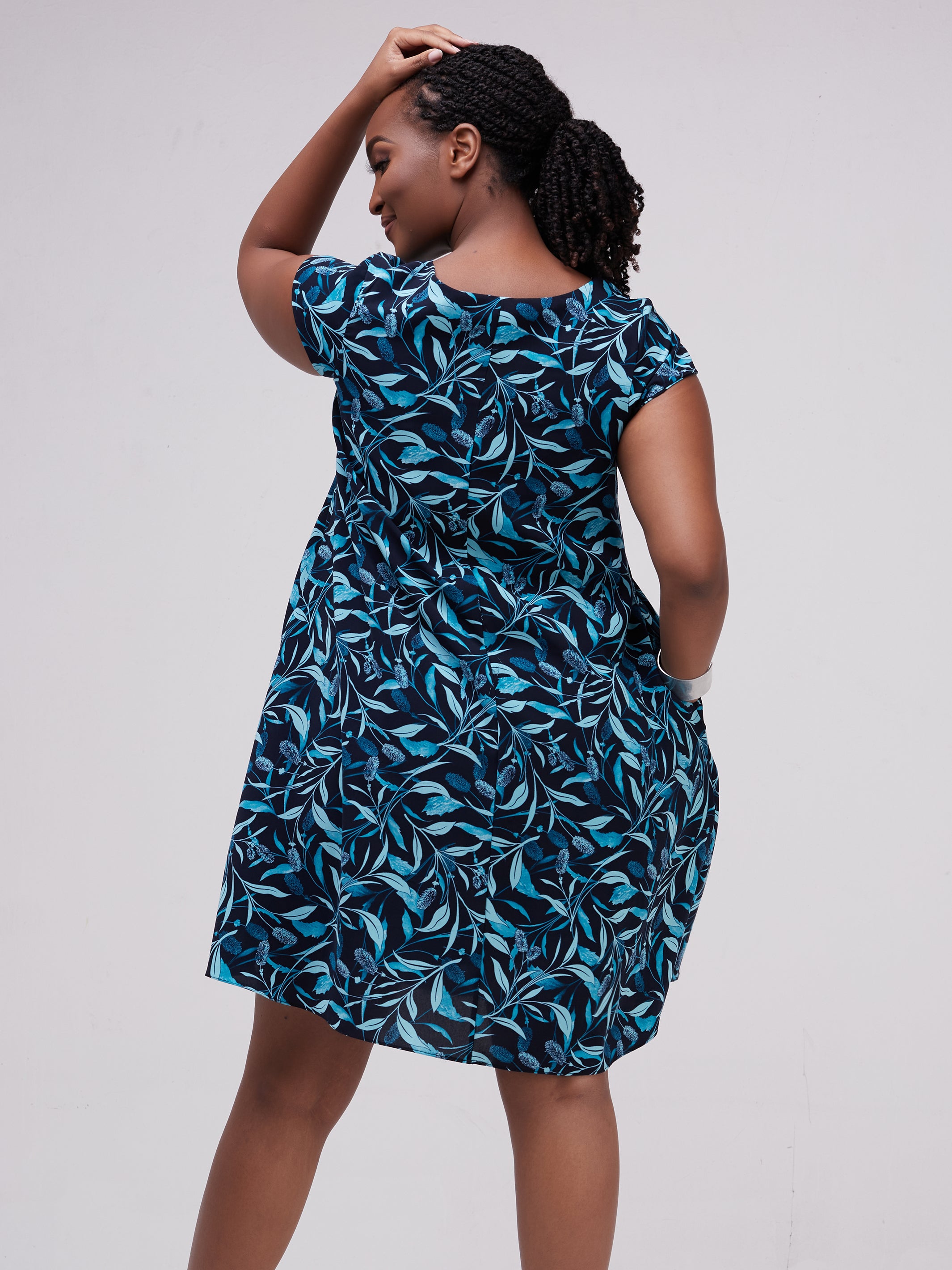 Vivo Basic Cap Sleeve Knee Length Tent Dress - Light Blue / Navy Print