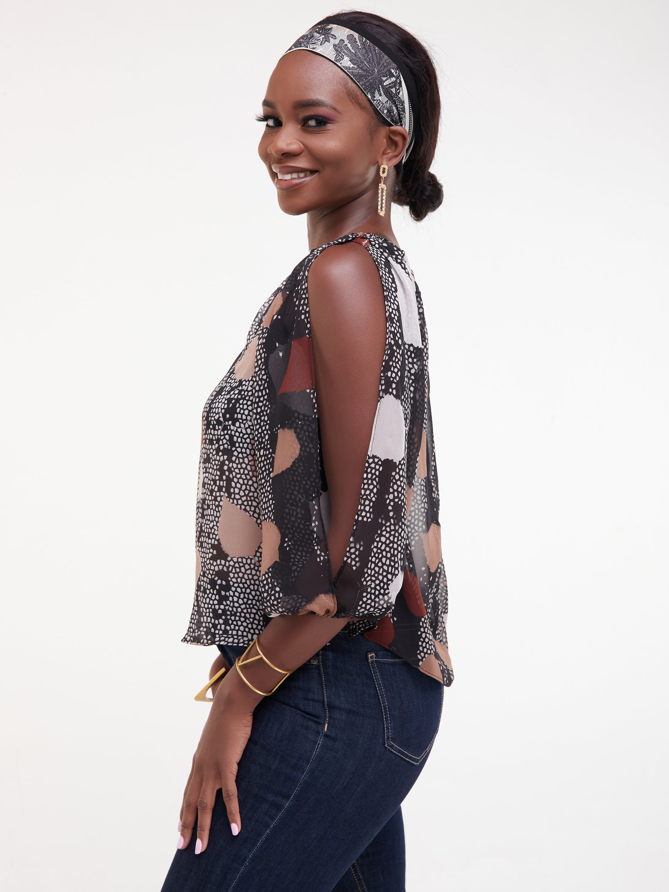 Vivo Sana Off shoulder Top - Black / Brown Print
