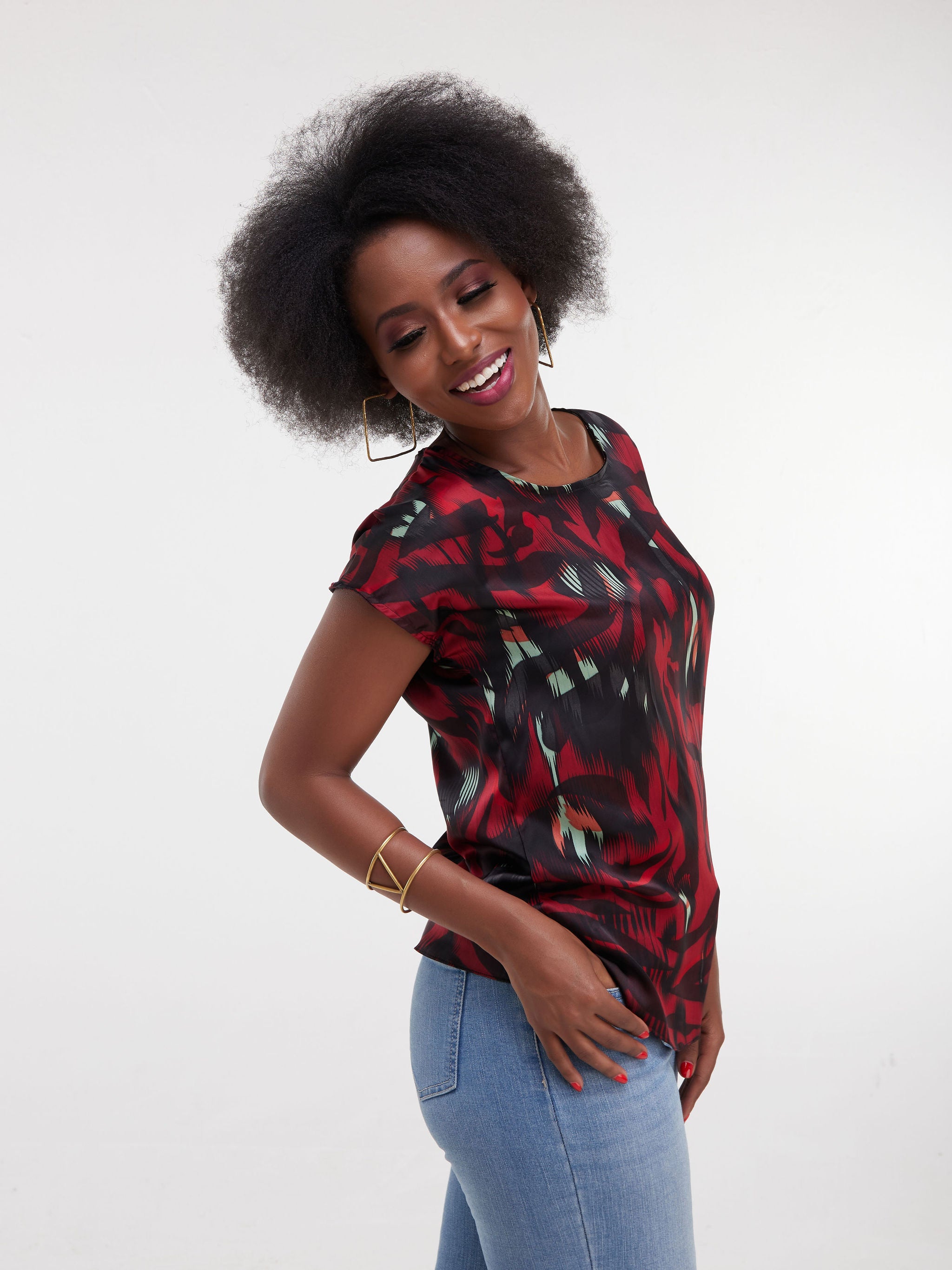 Vivo Thando Drop Shoulder Top - Black / Red Print