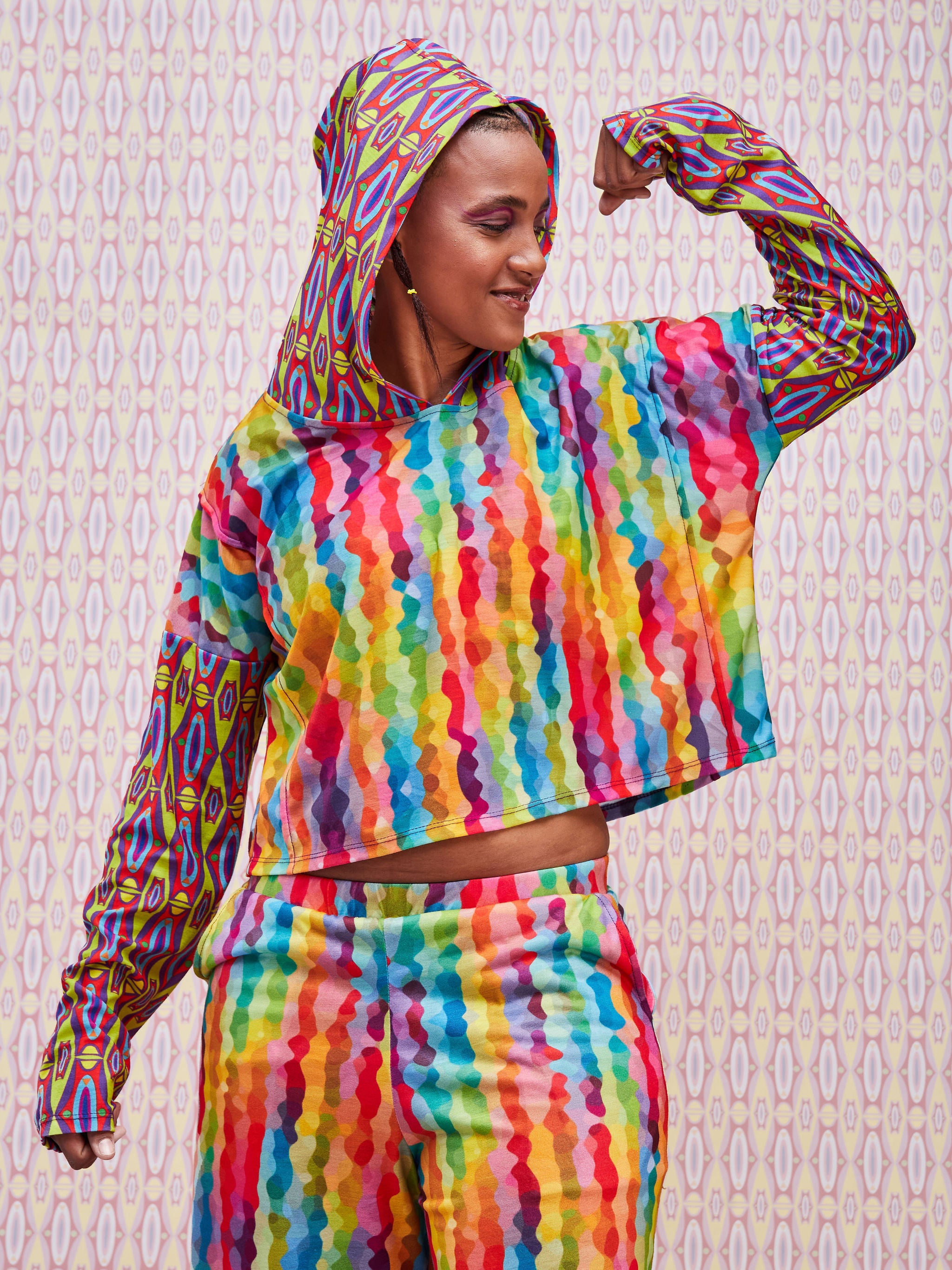 Zoya Brave Hoodie Print Crop Top - Rainbow / Geometric Print