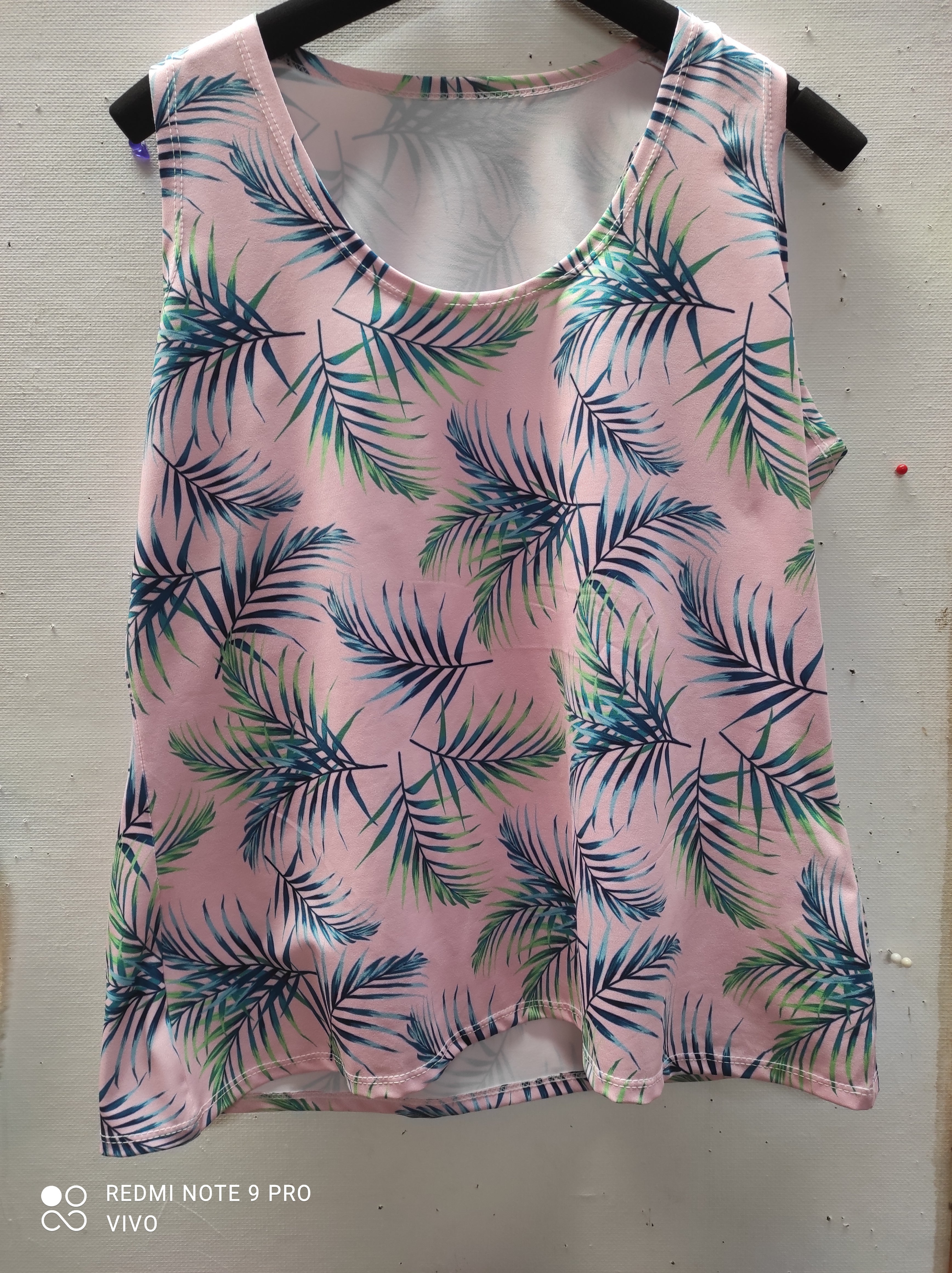 Zoya Essential Racer Back Crop Top - Pink Leaves