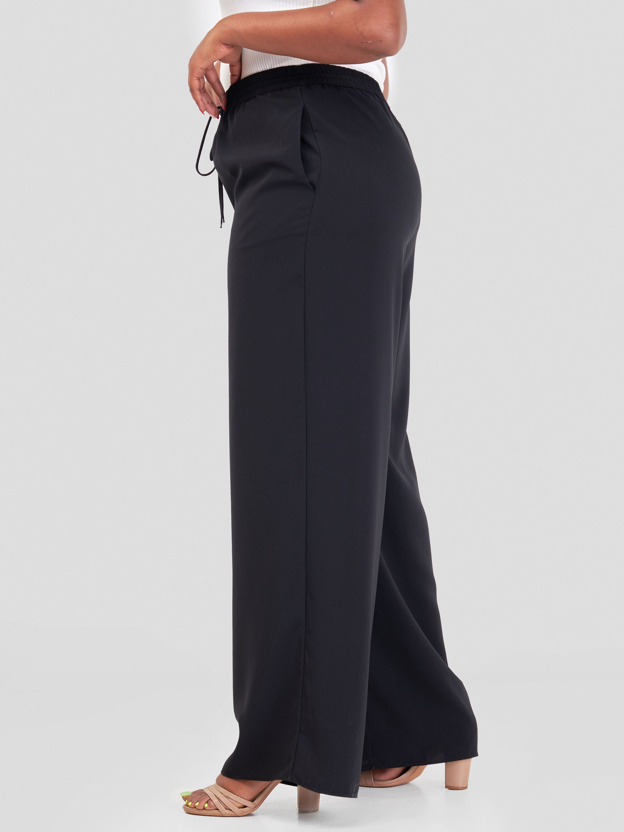 Vivo Wastani  Drawstring Pants - Black