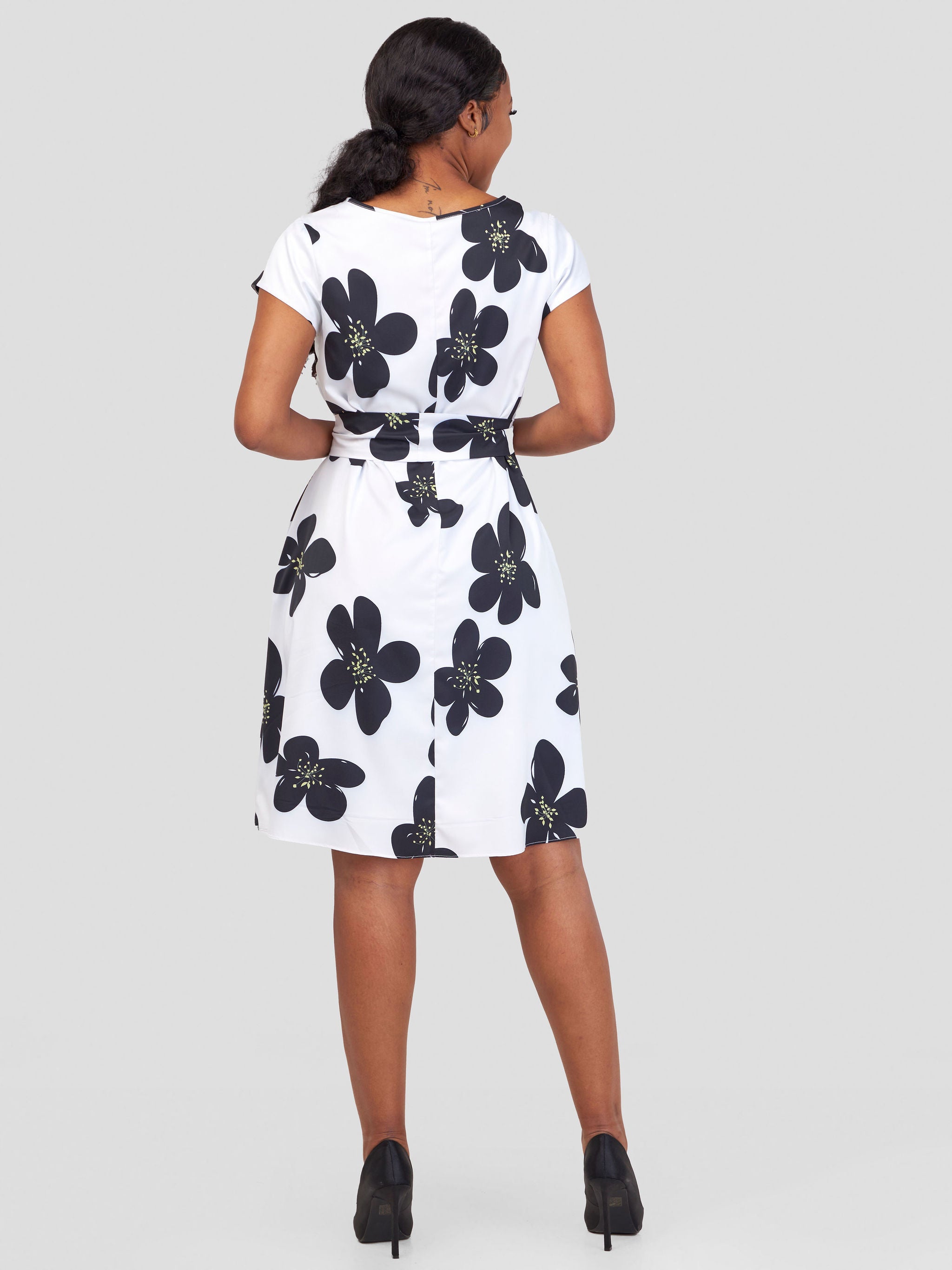 Vivo Basic Cap Sleeve Knee Length Dress - White / Black Floral Print