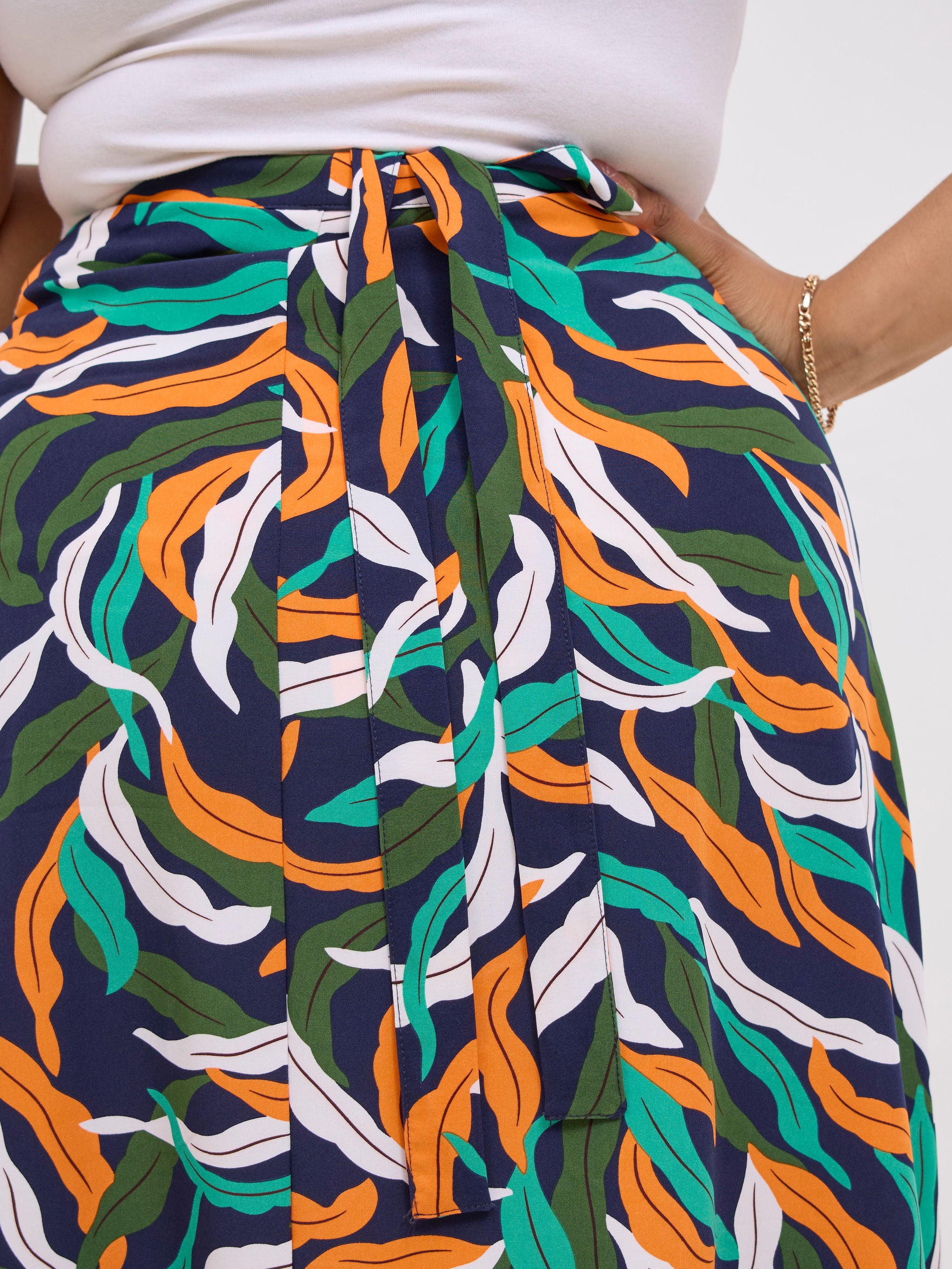 Vivo Malindi Flounce Wrap Skirt - Navy / Orange Tiwi Print