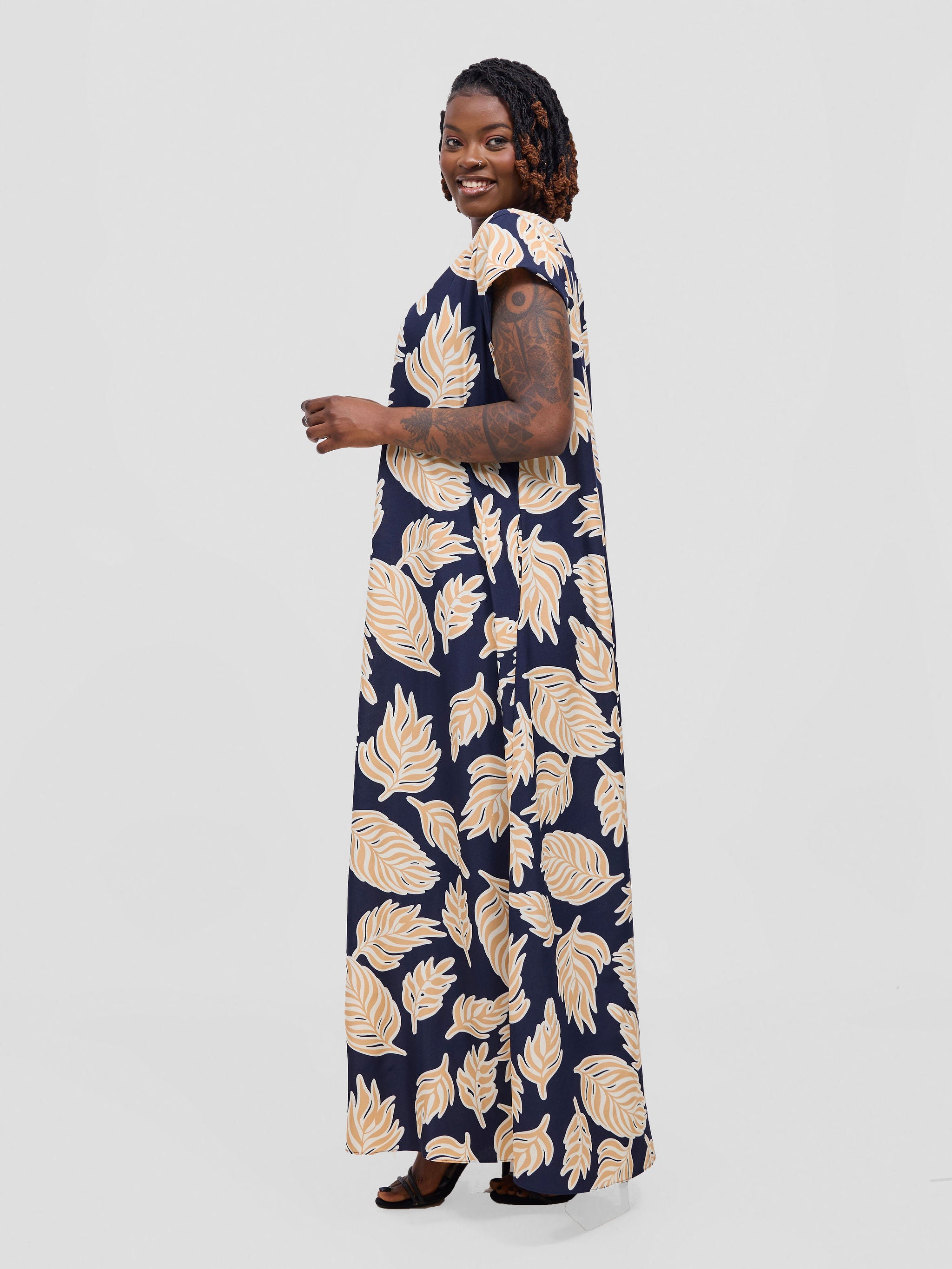 Vivo Sakari Cap Sleeve Maxi Dress - Dark Navy / Peach Print