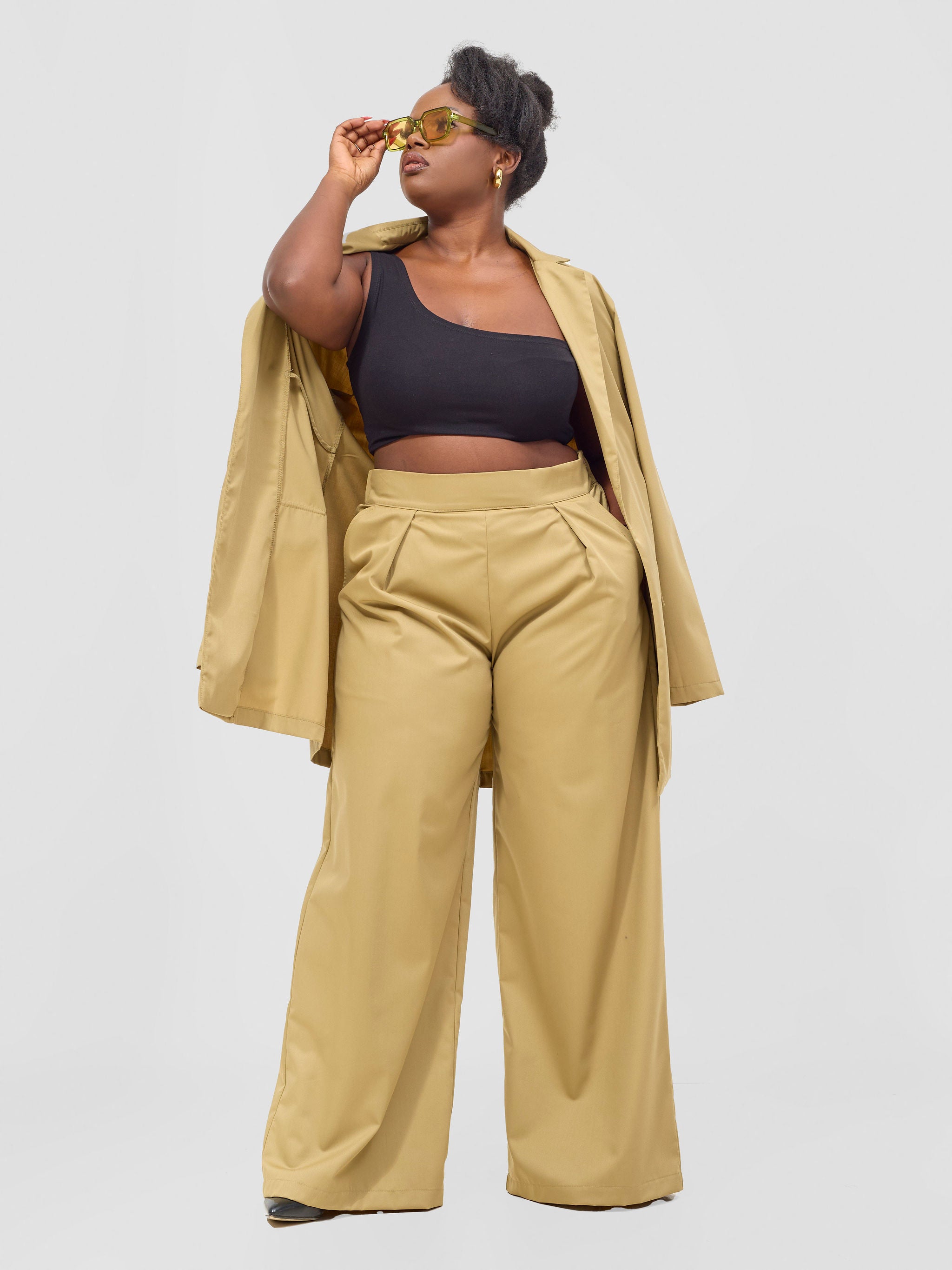 Zoya Kyro Women's Oversized Blazer - Beige