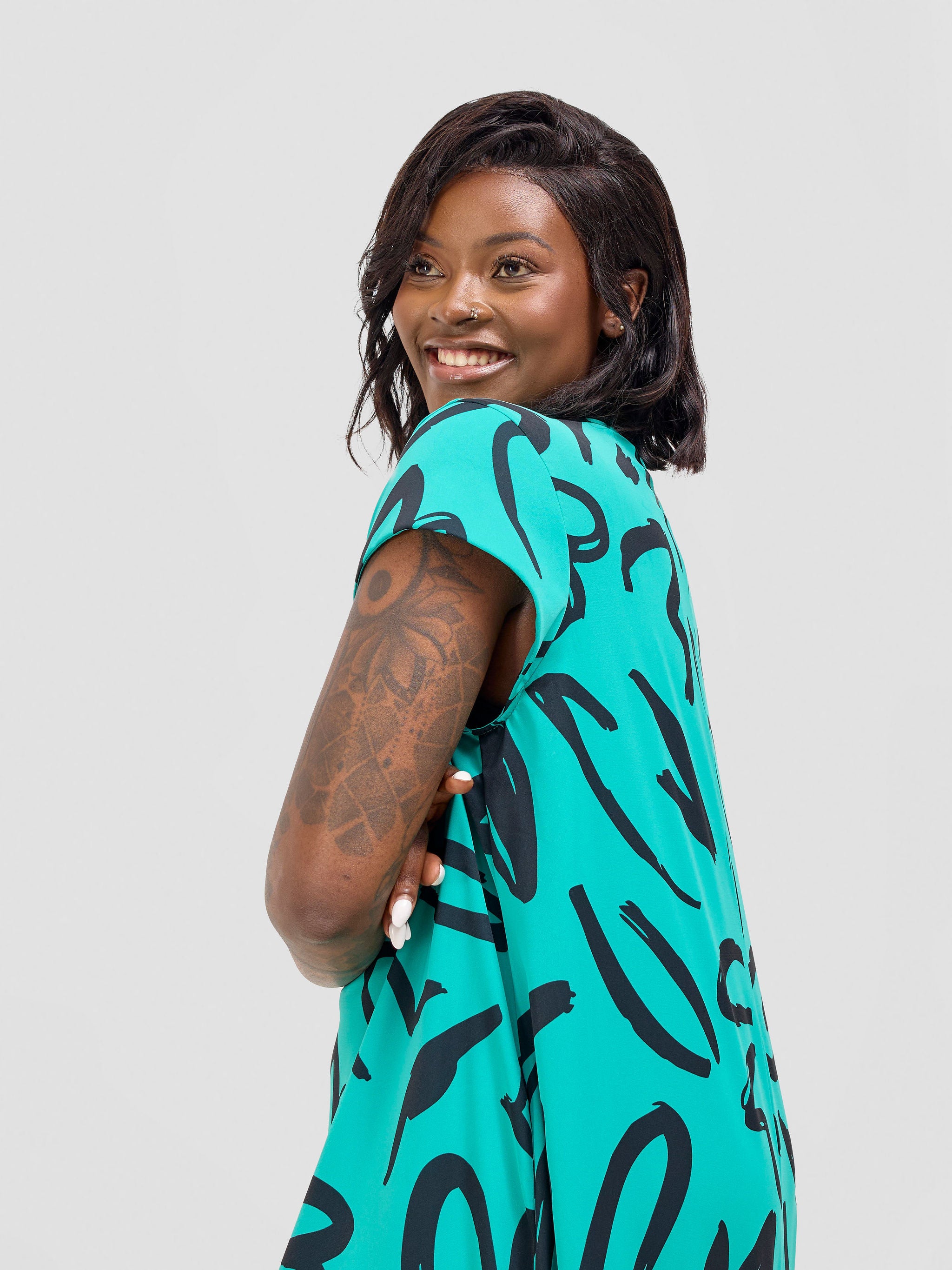 Vivo Zola V Neck Cap Sleeve Maxi Dress - Sea Green / Black Hesi Print