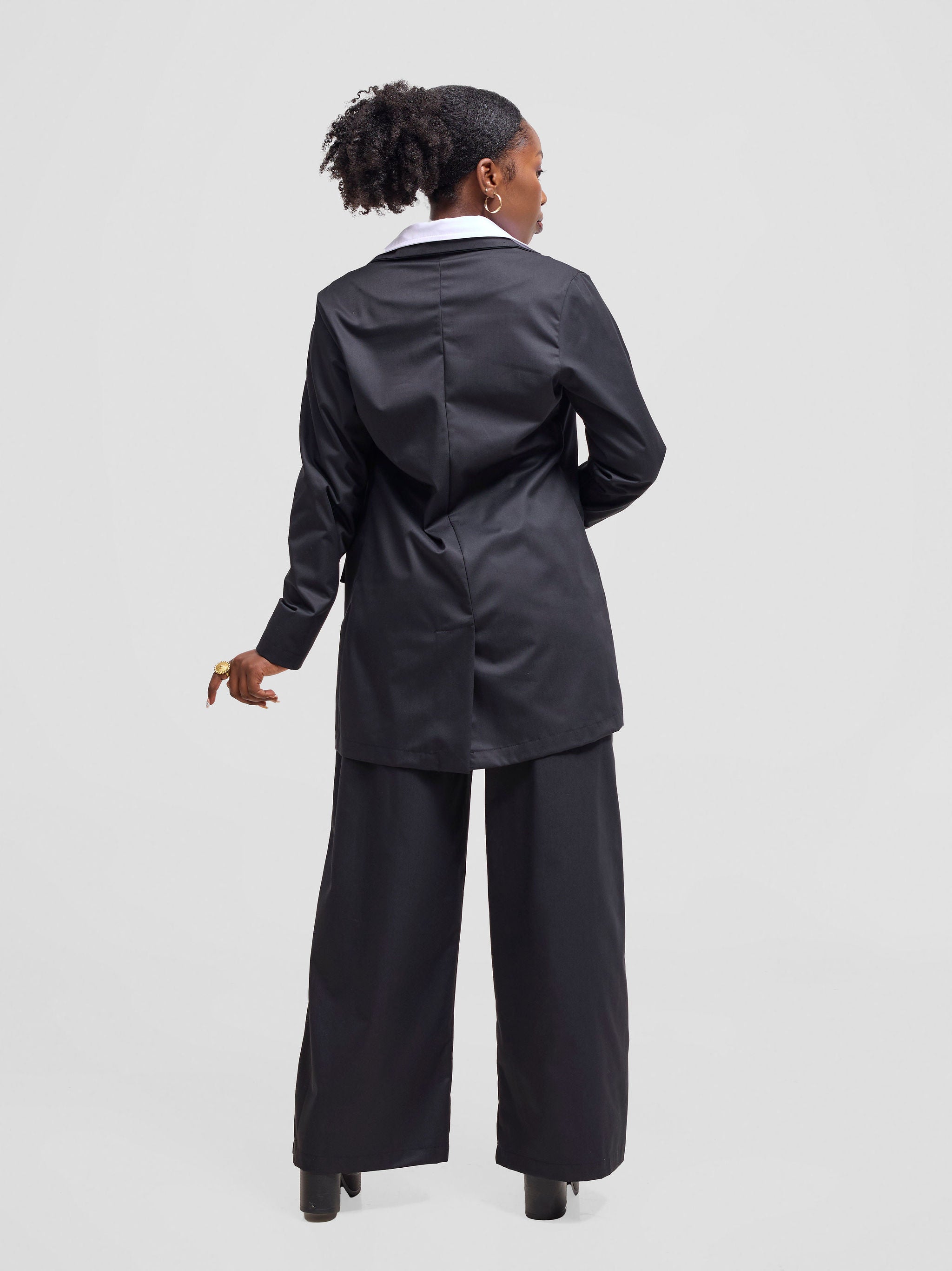Zoya Kyro Women's Oversized Blazer - Black
