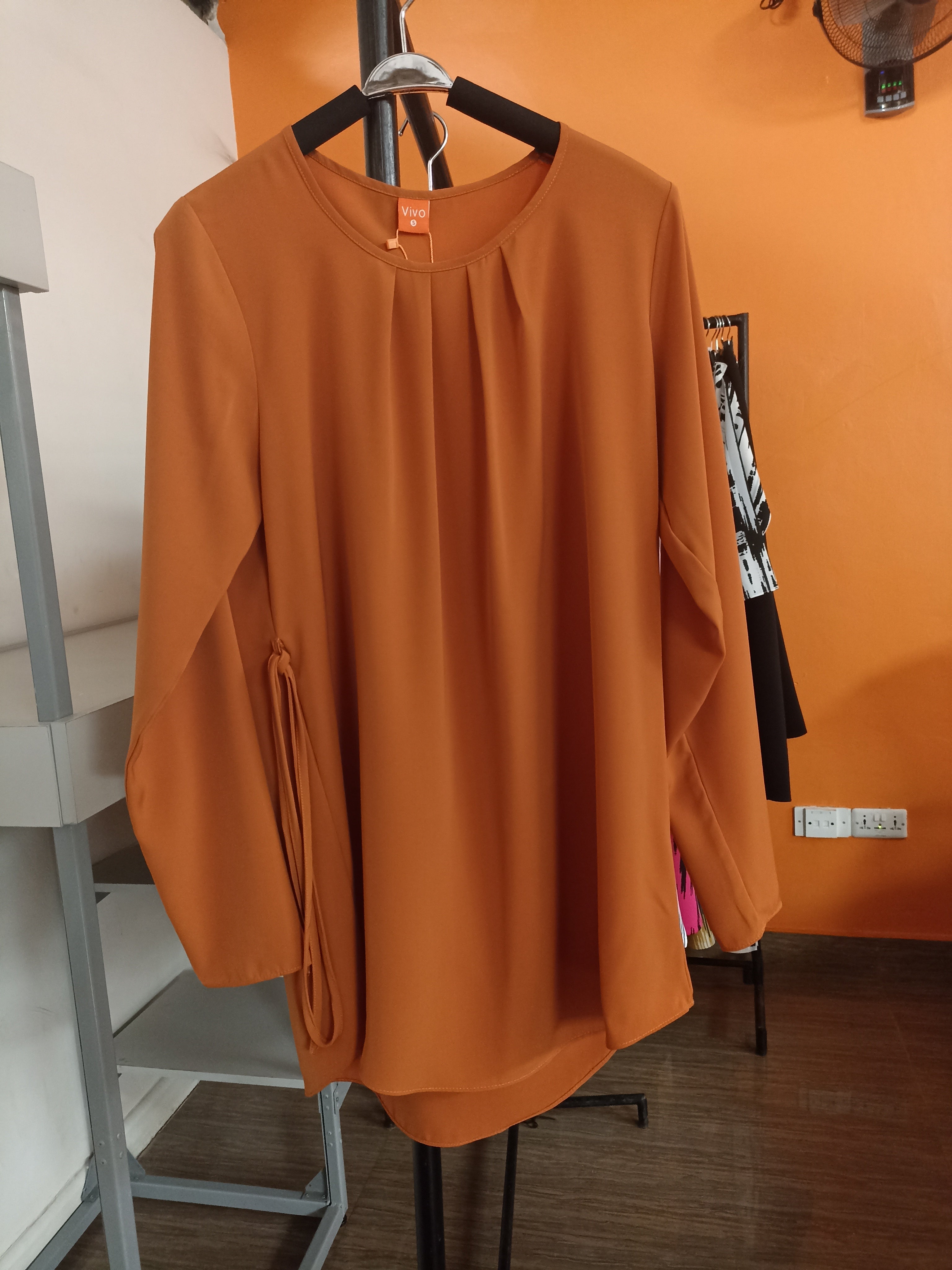 Vivo Tunu Long Sleeve Front Pleat Top - Rust