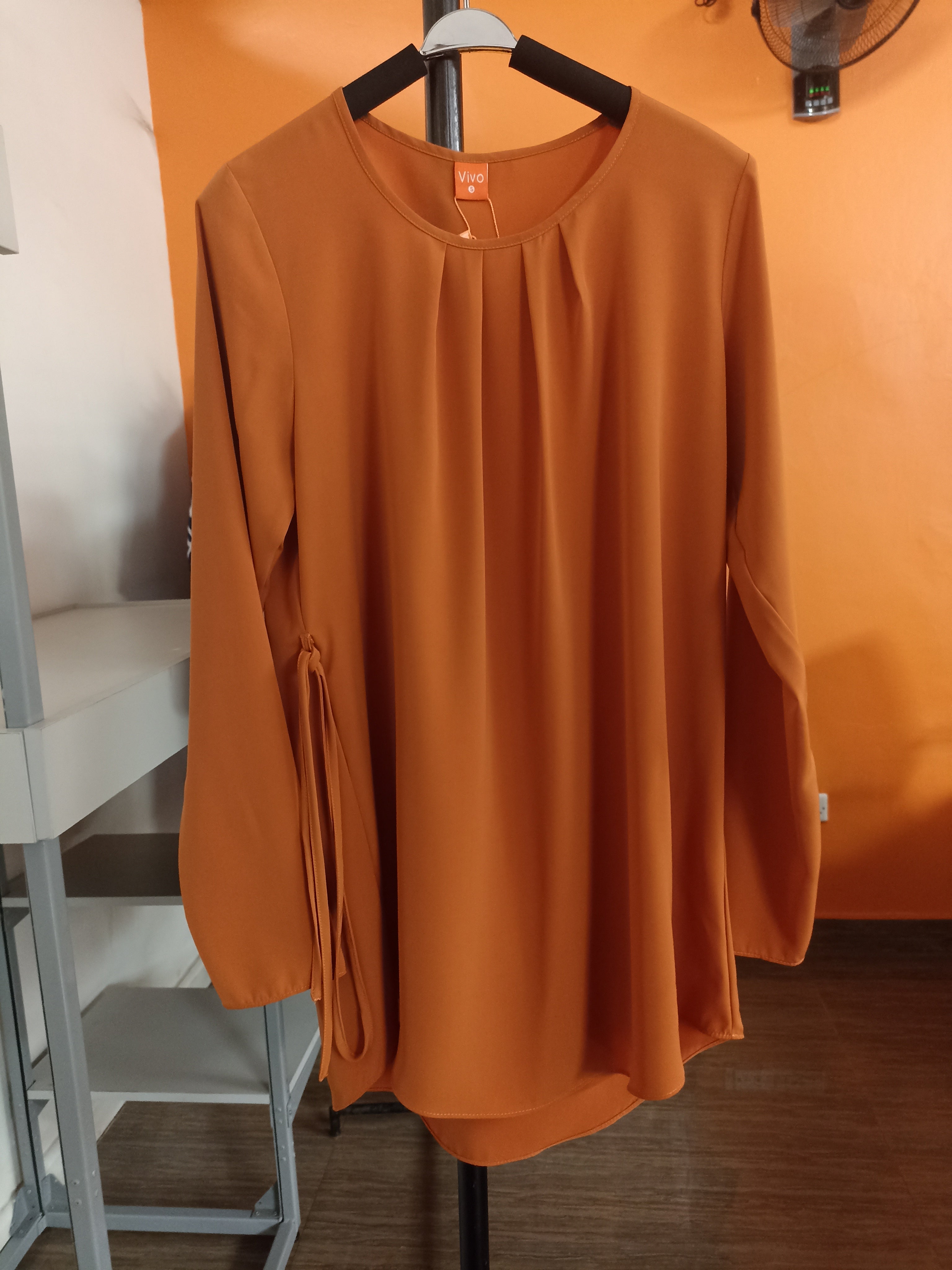 Vivo Tunu Long Sleeve Front Pleat Top - Rust