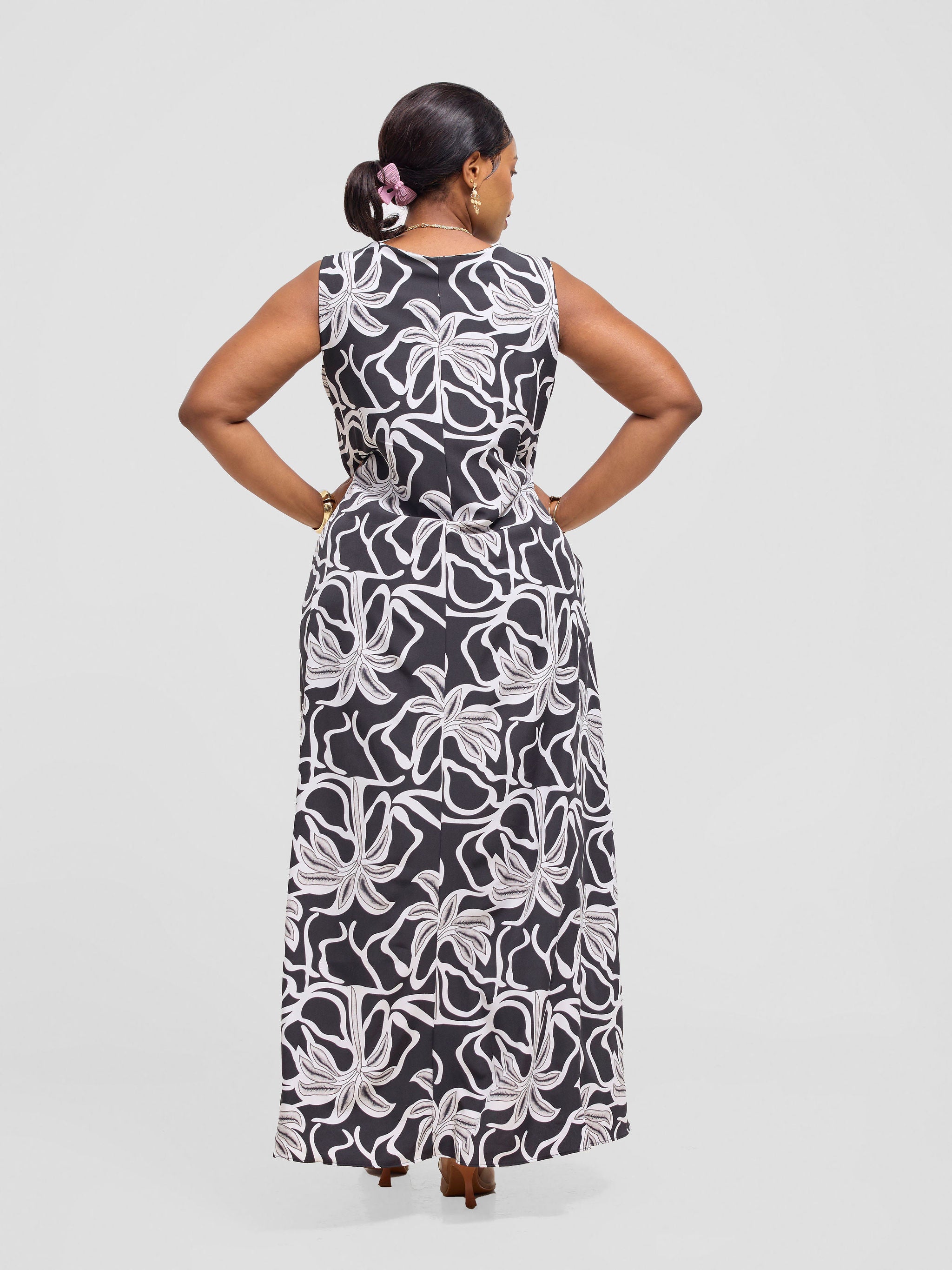 Vivo Ava Front Pleat Maxi Dress - Grey / Black Ala Print