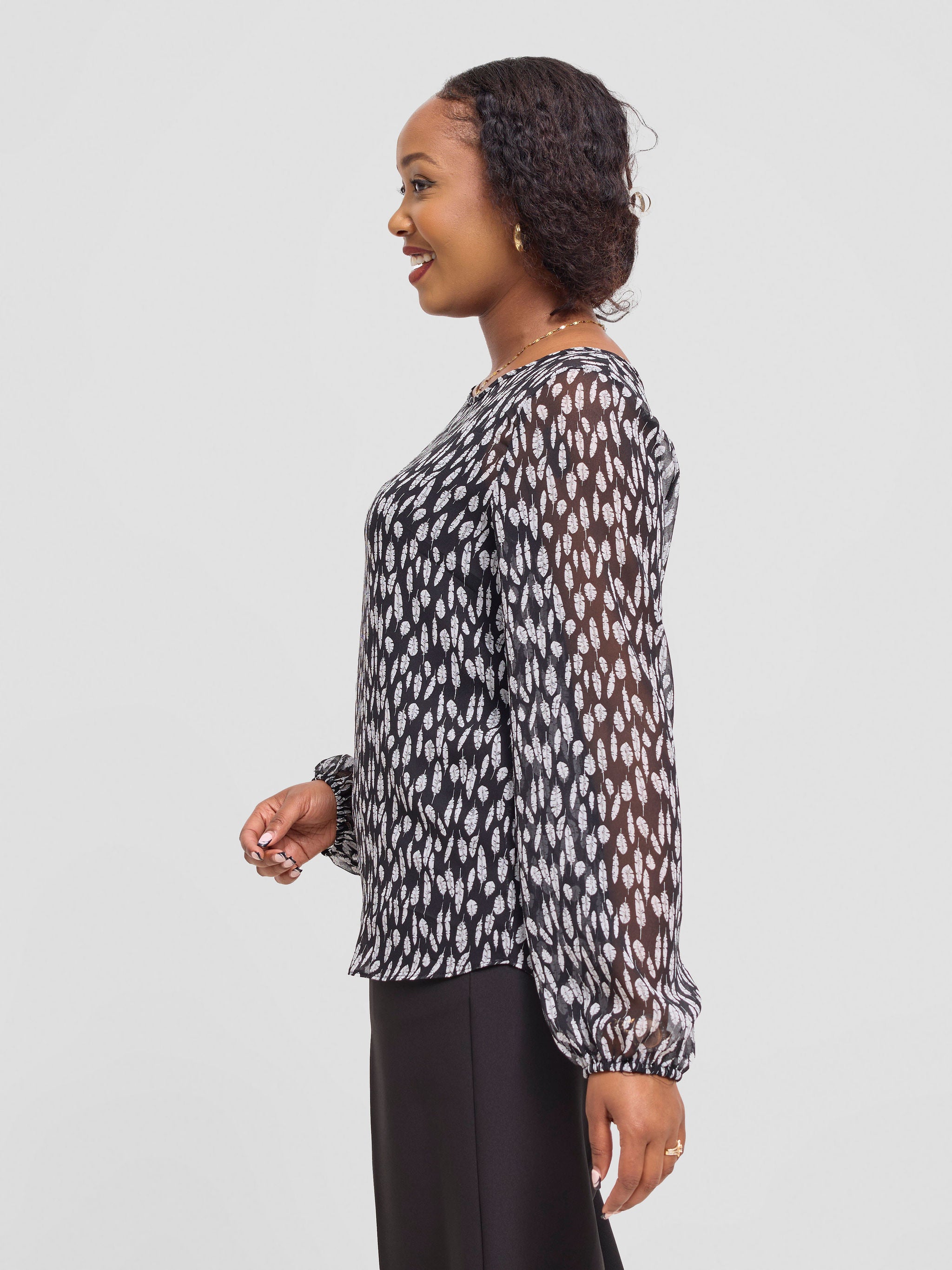 Vivo Basic Long Sleeved Bishop Top - Black / White Ifi Print