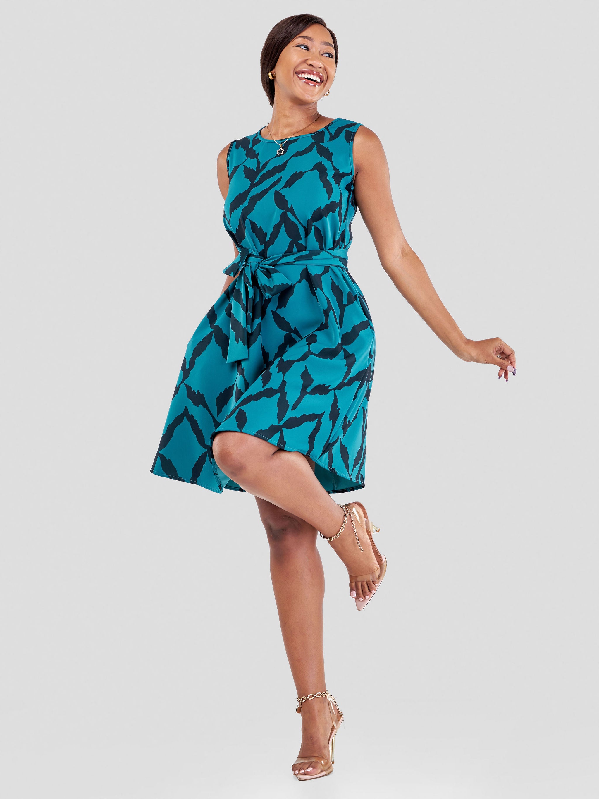 Vivo Pendo Sleeveless Tent Knee Length Dress - Teal / Black Leaf Print