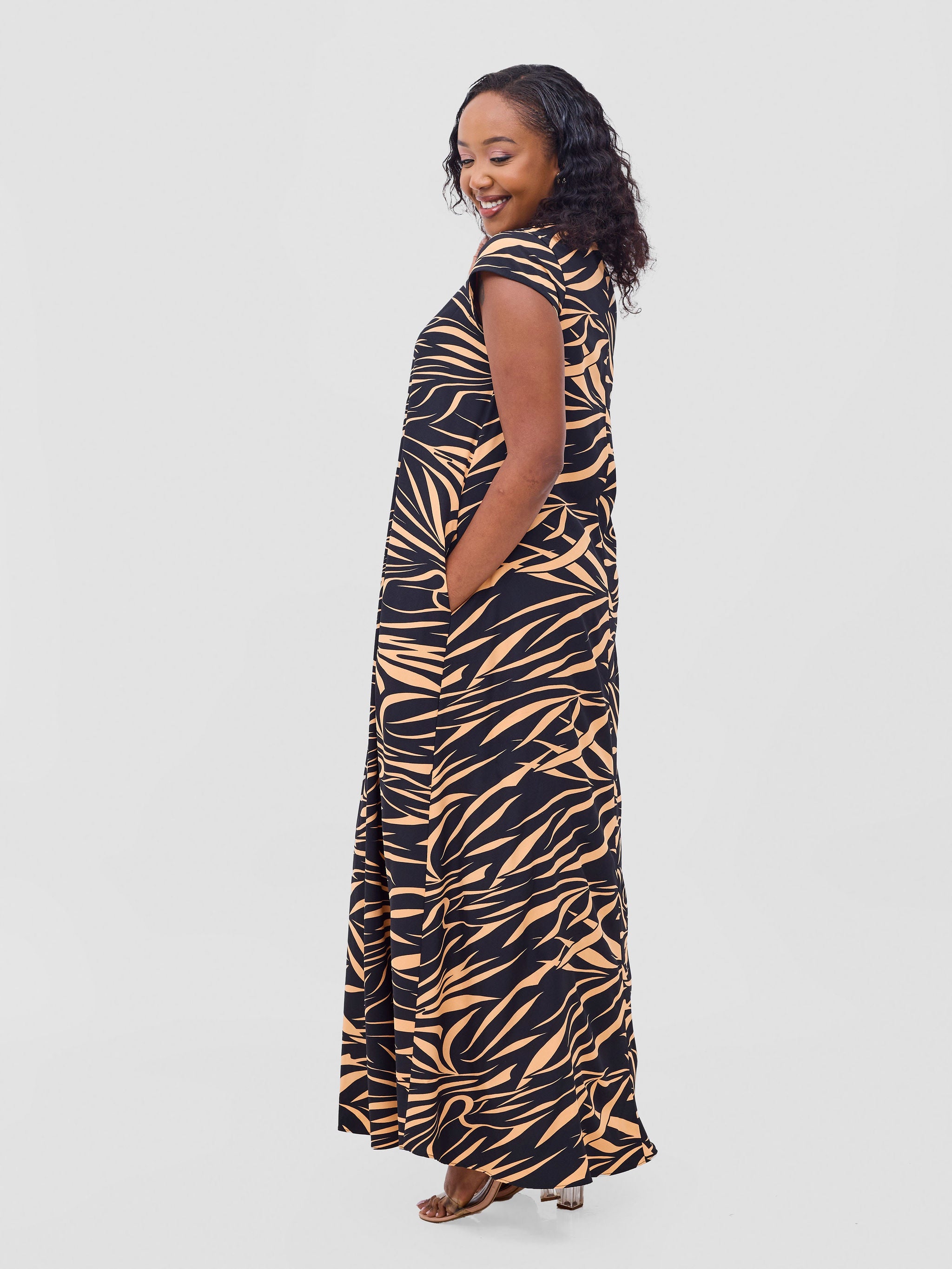 Vivo Zola V Neck Cap Sleeve Maxi Dress - Black / Orange Print