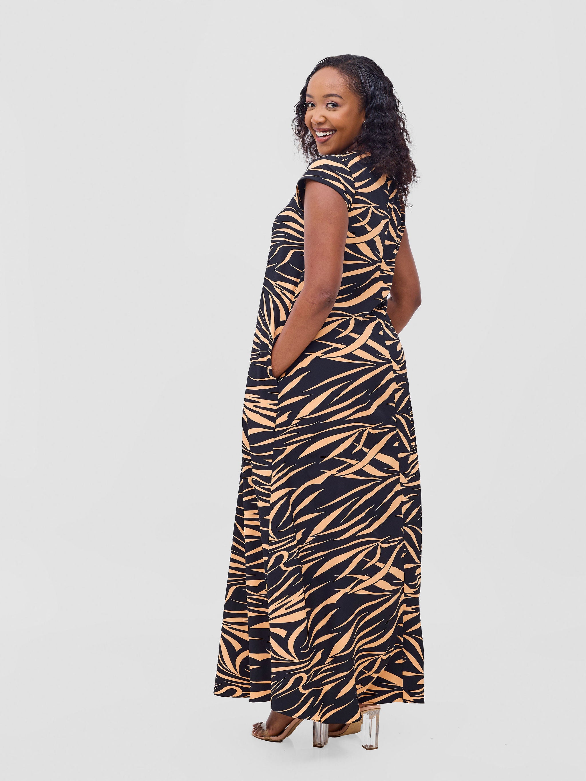 Vivo Zola V Neck Cap Sleeve Maxi Dress - Black / Orange Print