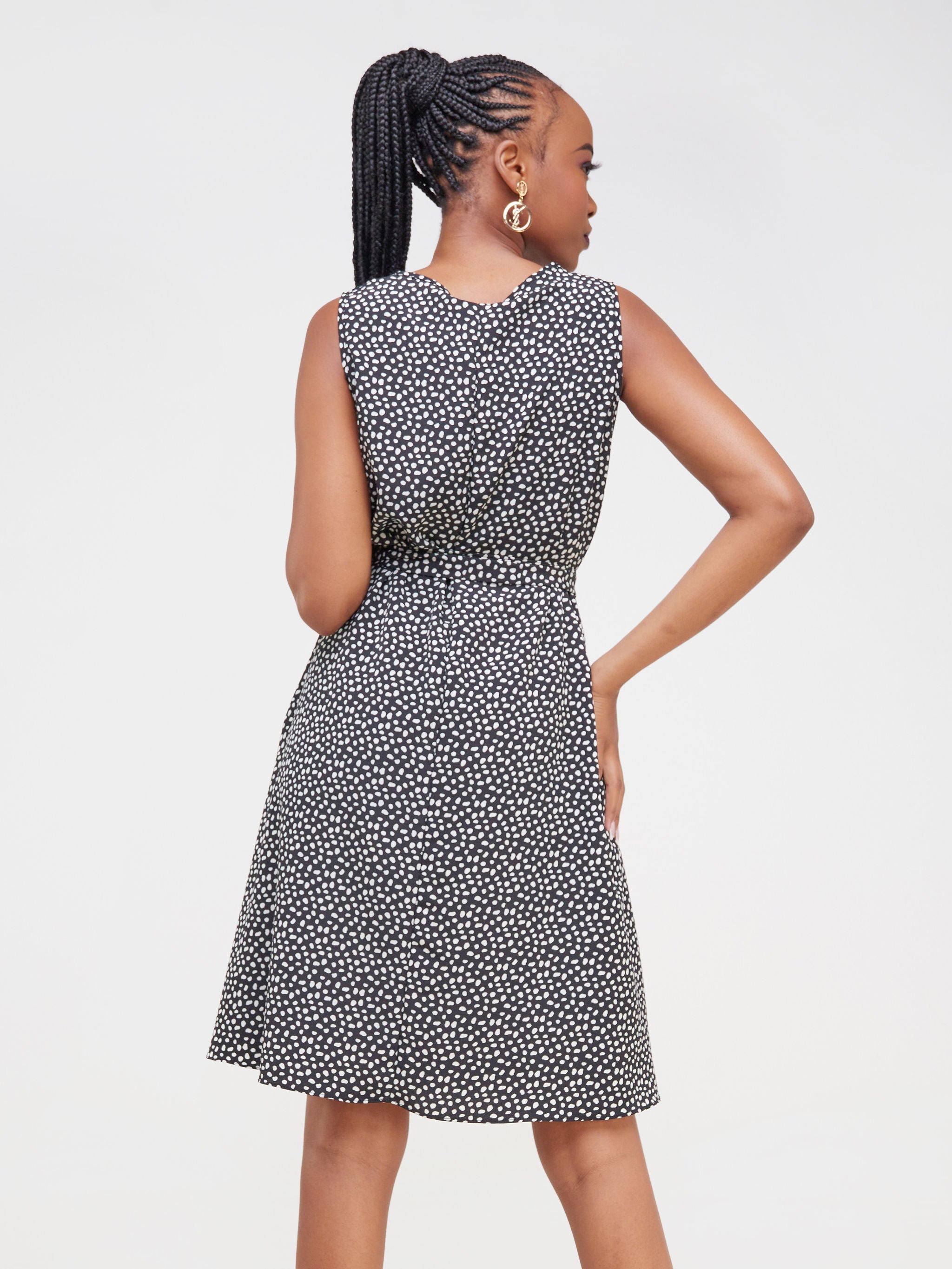 Vivo Basic Lined Sleeveless Tent Dress - Black / Cream Polka Dot Print