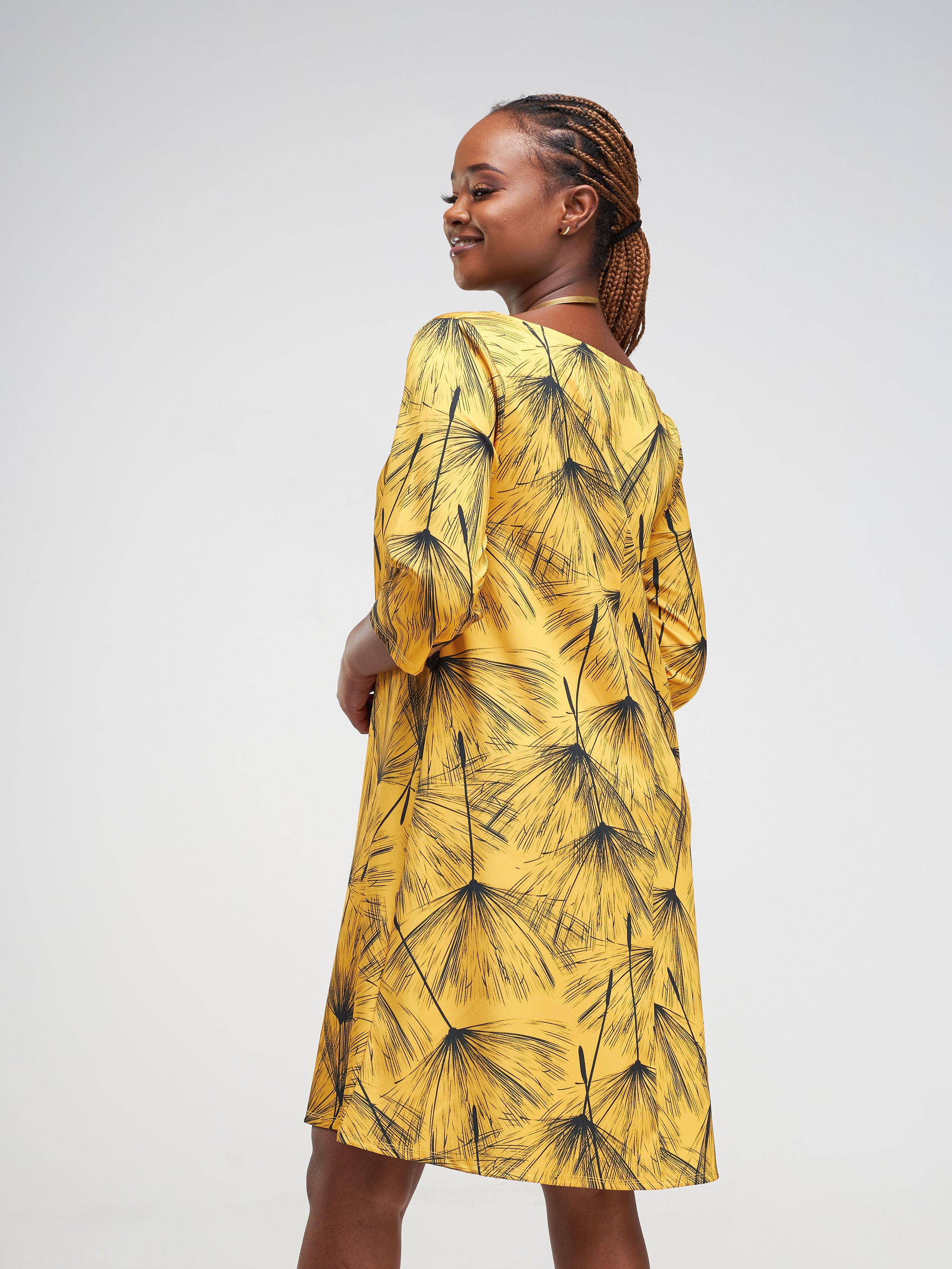 Vivo Basic 3/4 Sleeve Knee Length Tent Dress - Yellow / Black Abstract Print