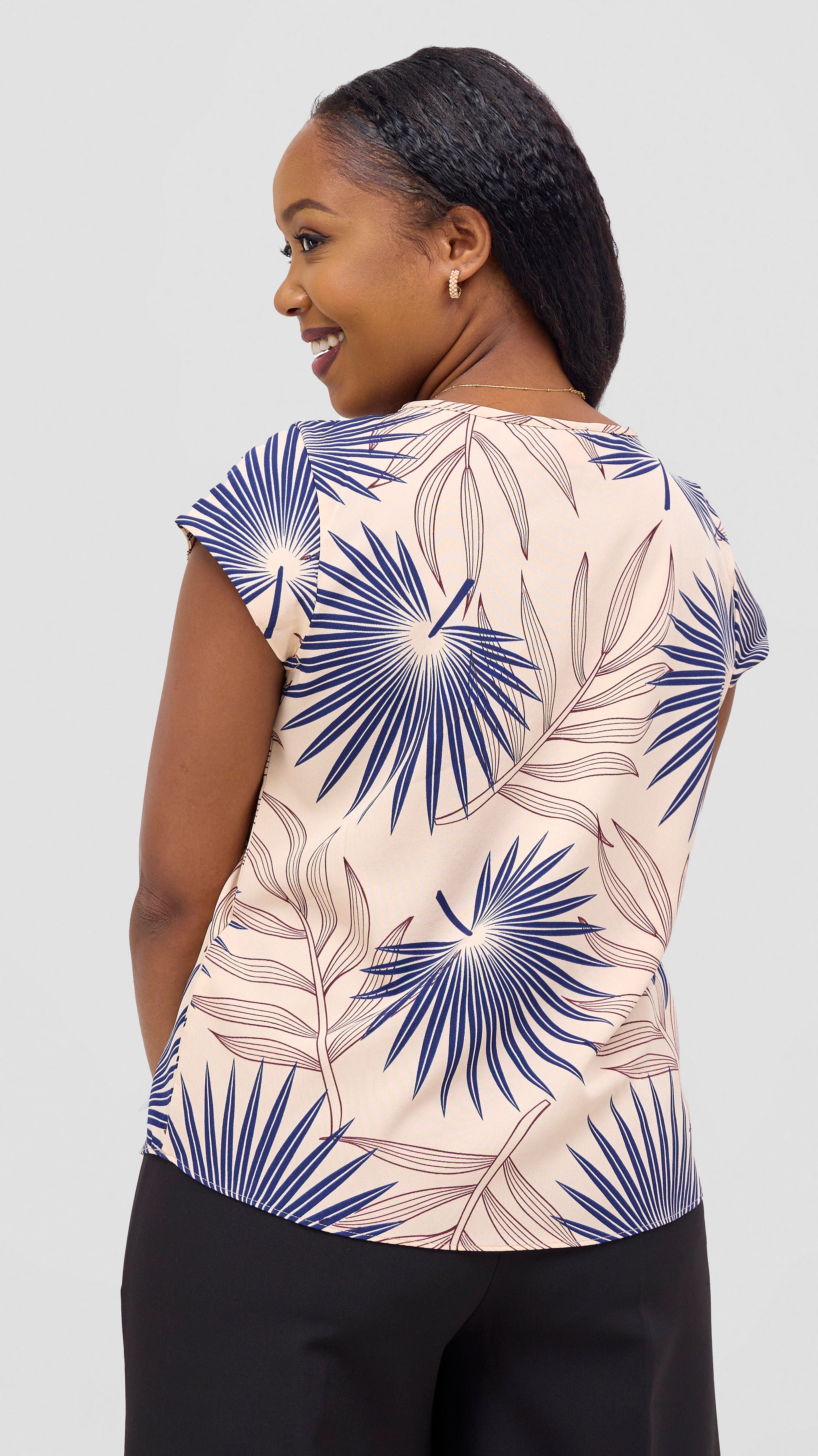 Vivo Basic Crepe Cap Sleeved Top - Peach / Navy Print